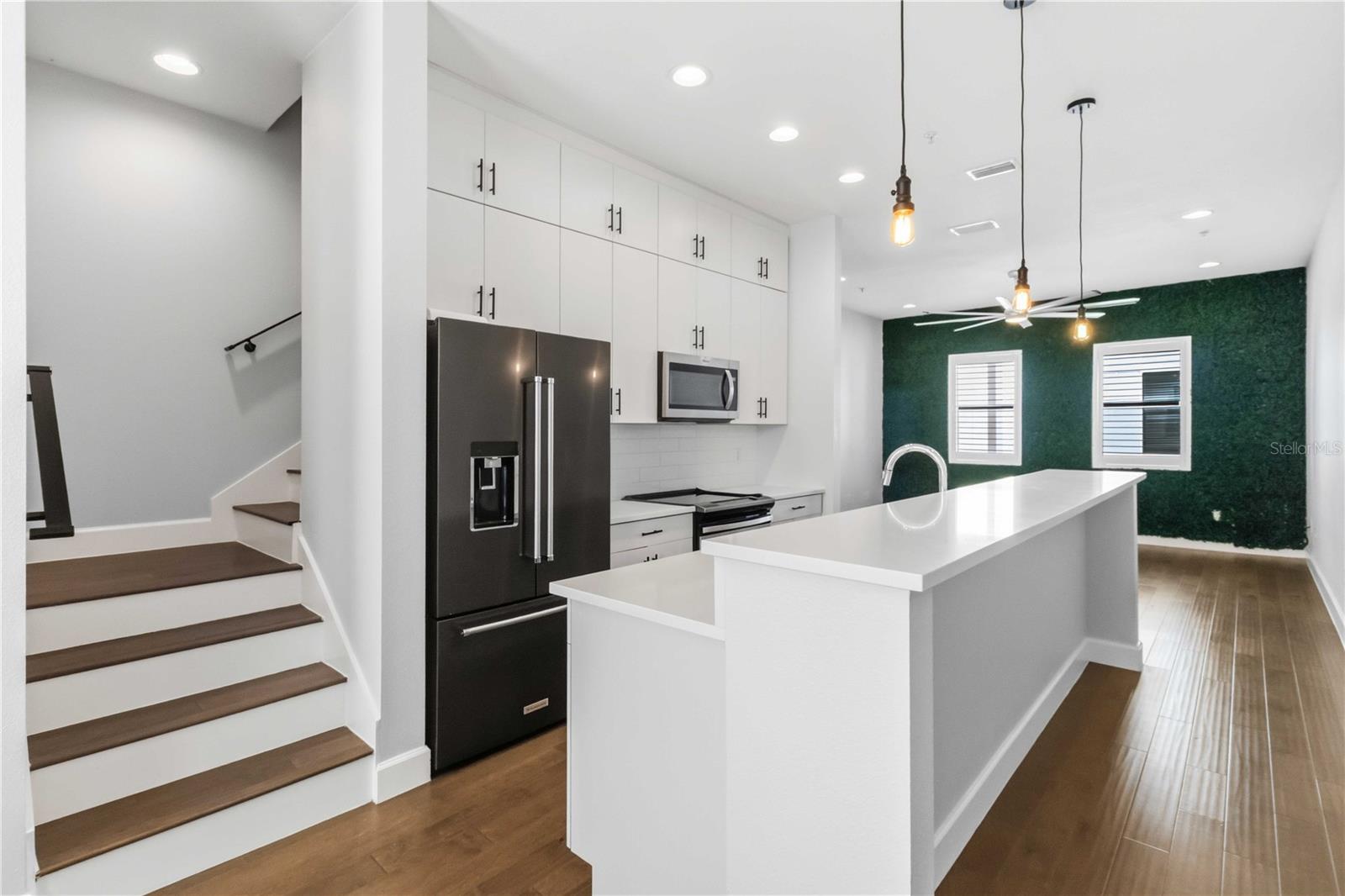 Image 5 of 36 For 1332 Gray Street 5