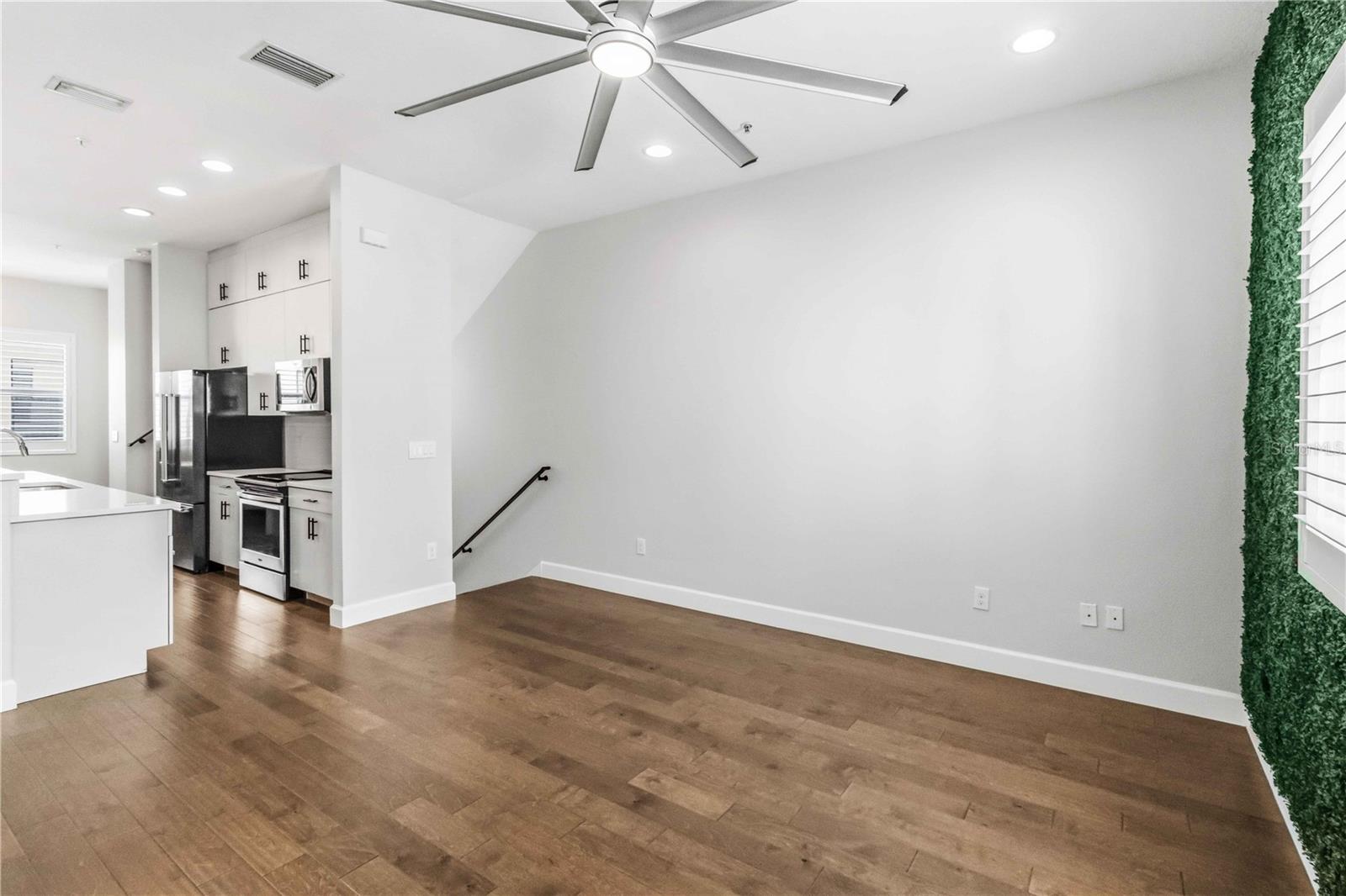 Image 7 of 36 For 1332 Gray Street 5