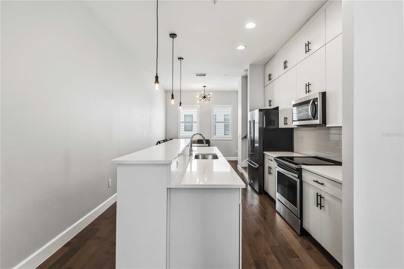 Image 9 of 36 For 1332 Gray Street 5