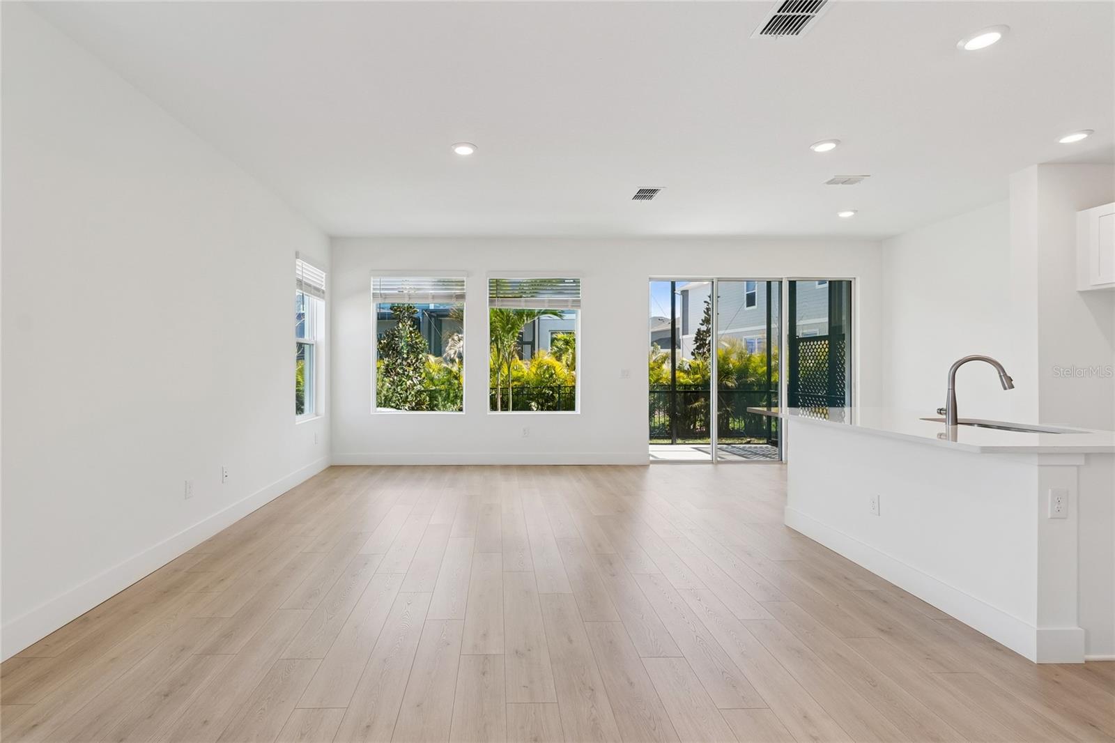 Image 11 of 43 For 10724 Oak Bend Drive