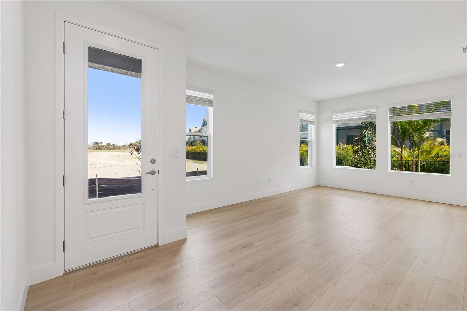 Image 12 of 43 For 10724 Oak Bend Drive