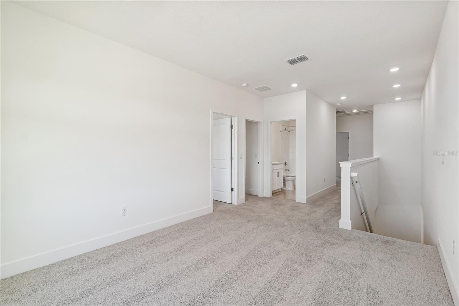 Image 18 of 43 For 10724 Oak Bend Drive