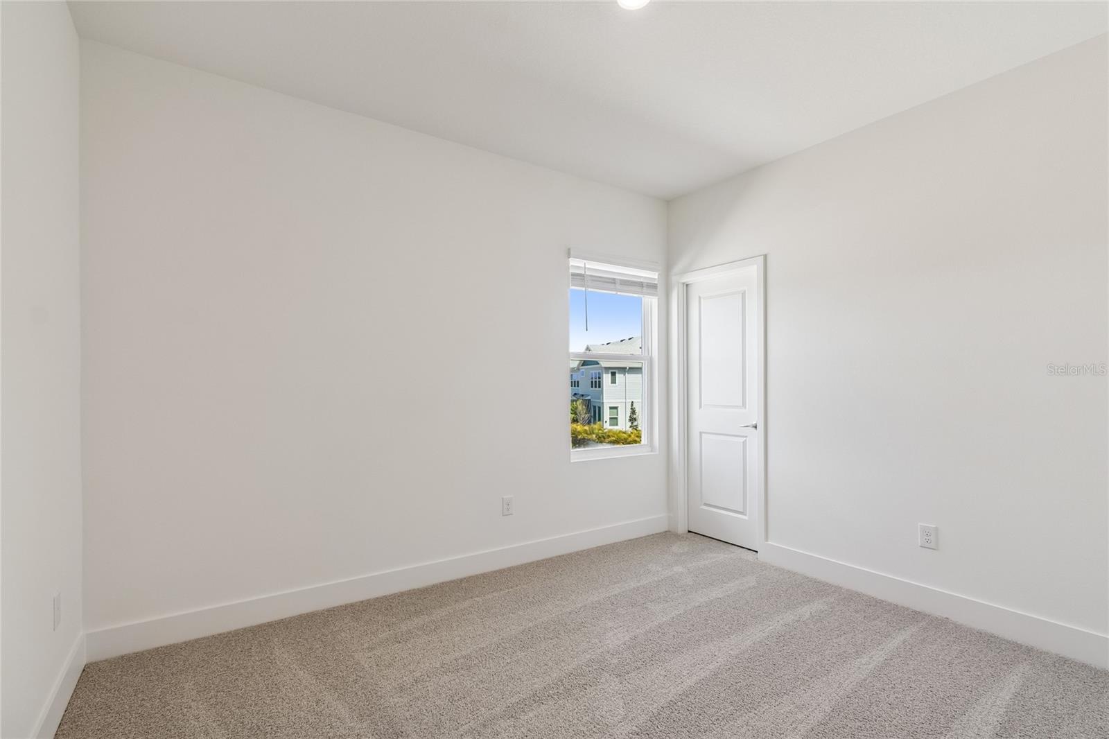 Image 30 of 43 For 10724 Oak Bend Drive