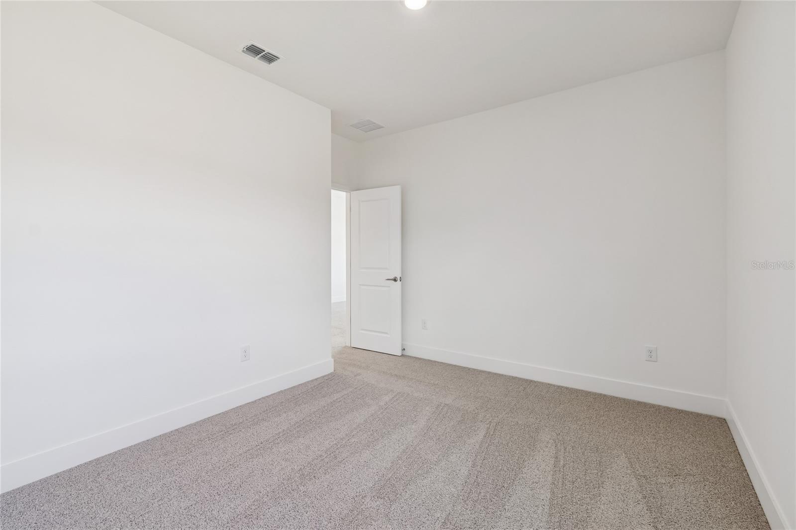 Image 31 of 43 For 10724 Oak Bend Drive