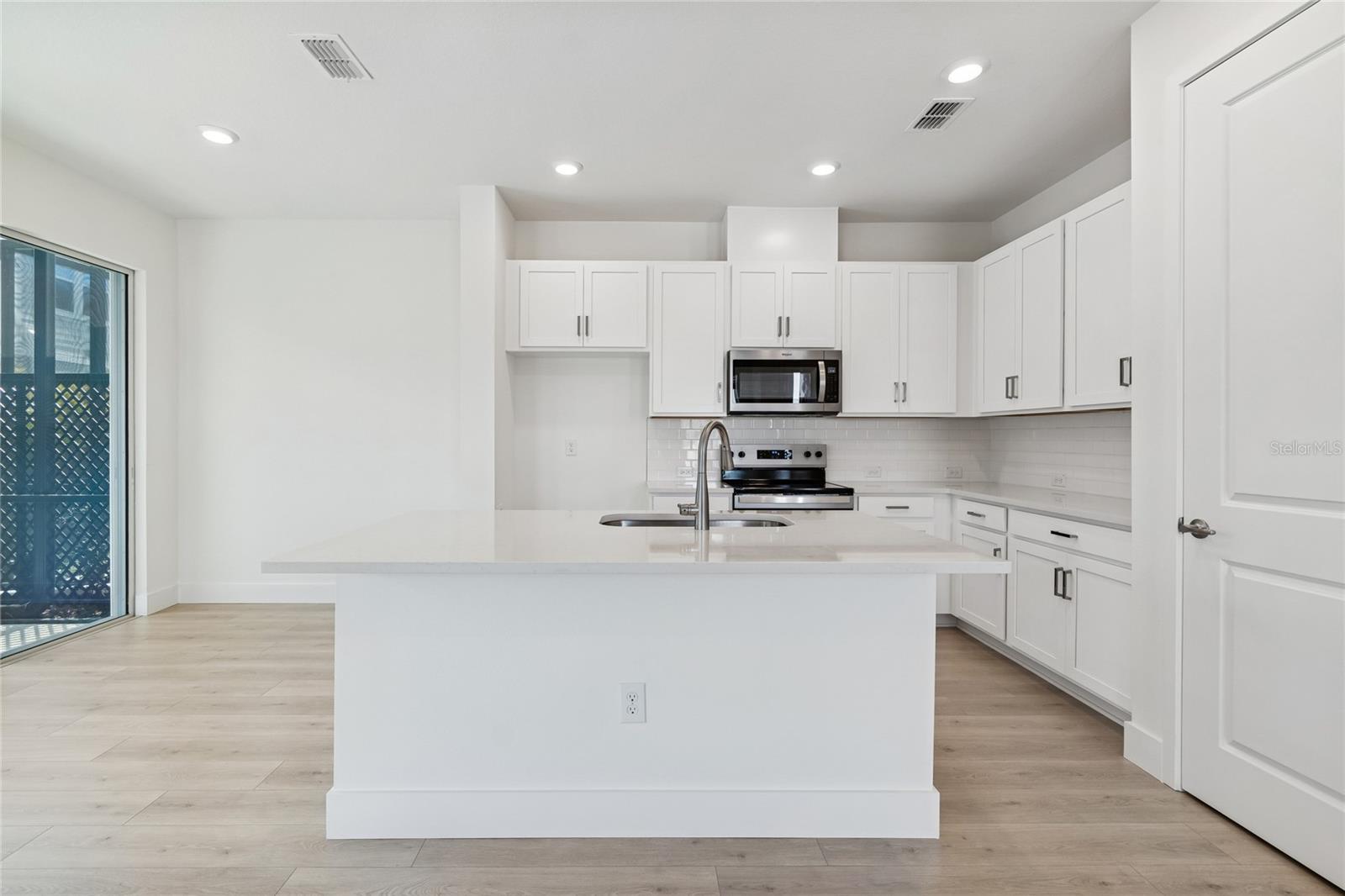 Image 5 of 43 For 10724 Oak Bend Drive