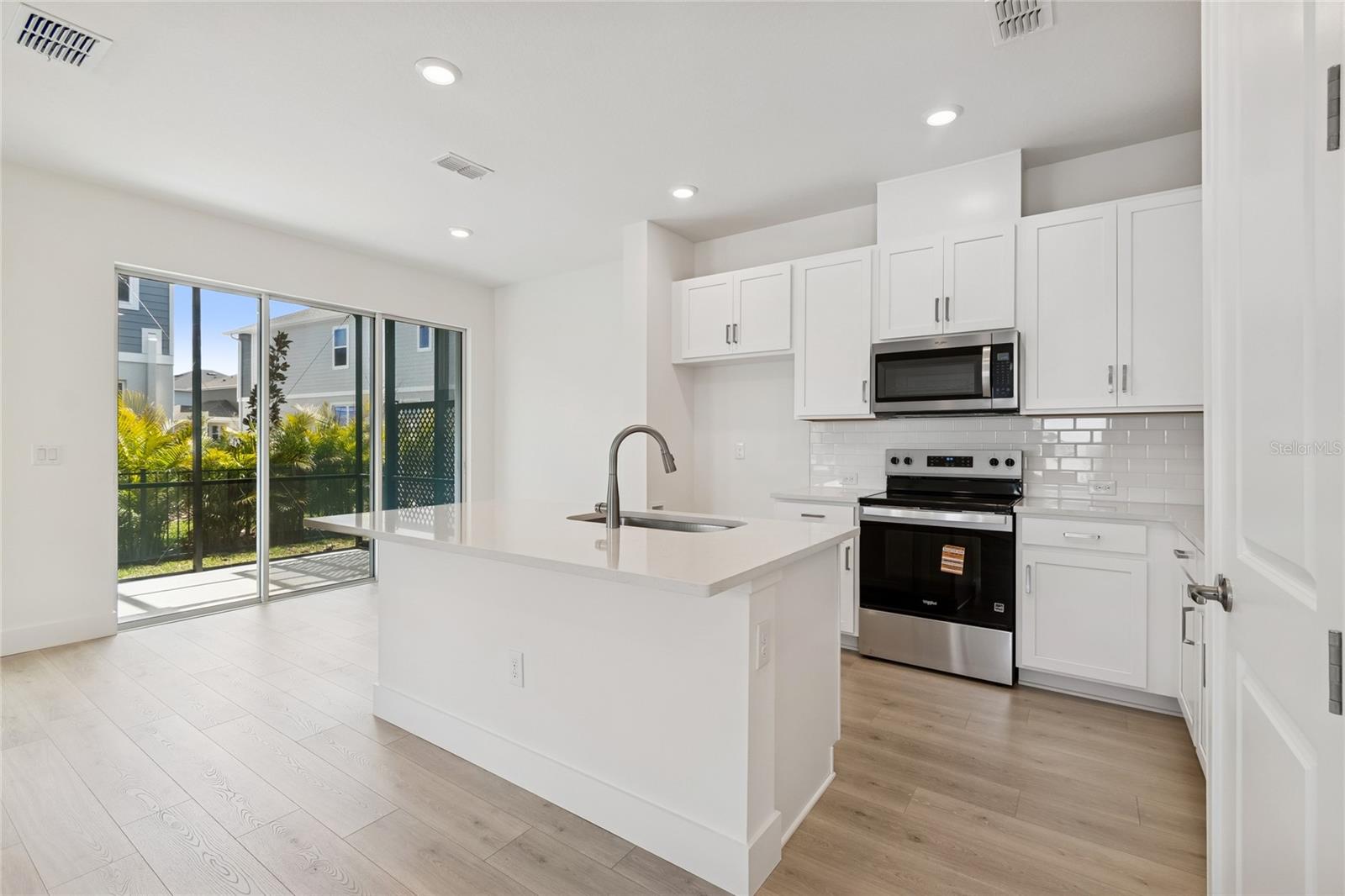 Image 6 of 43 For 10724 Oak Bend Drive