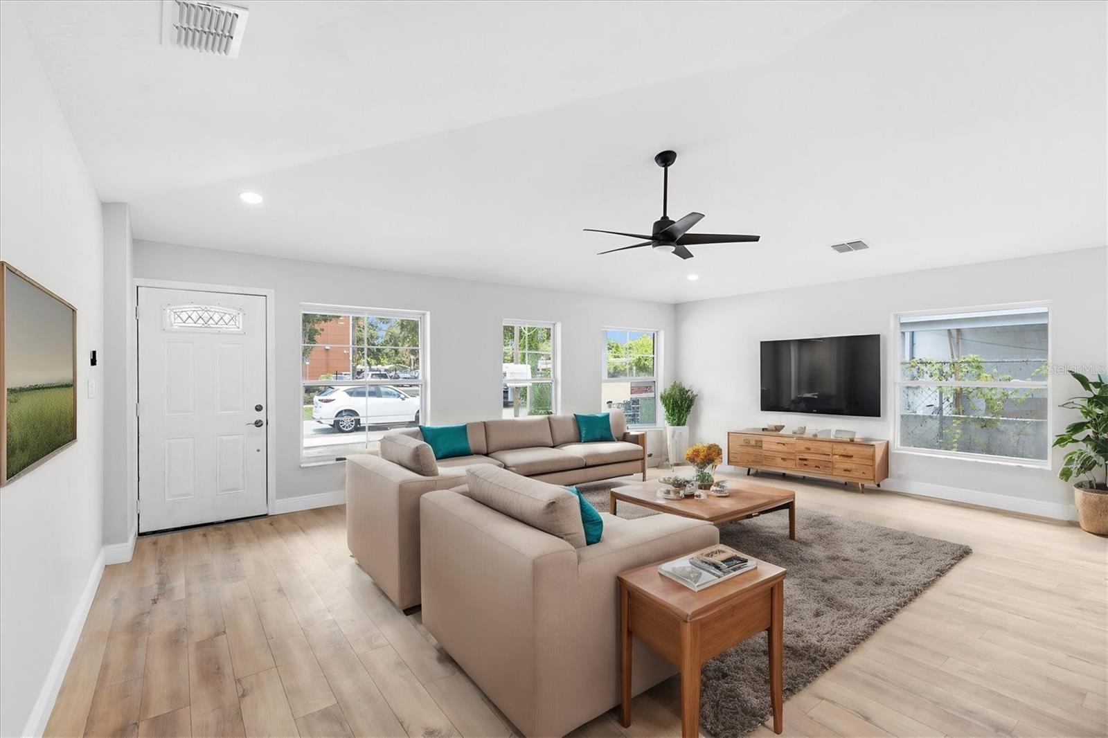 Image 3 of 11 For 2019 Seward Street