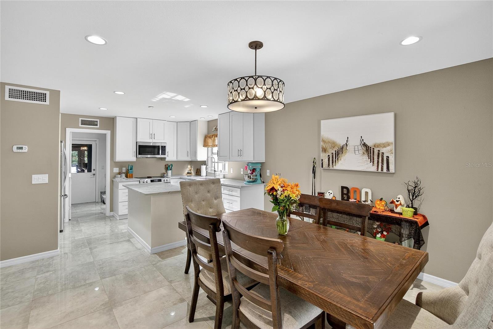 Listing photo id 8 for 3309 Timberlee Road