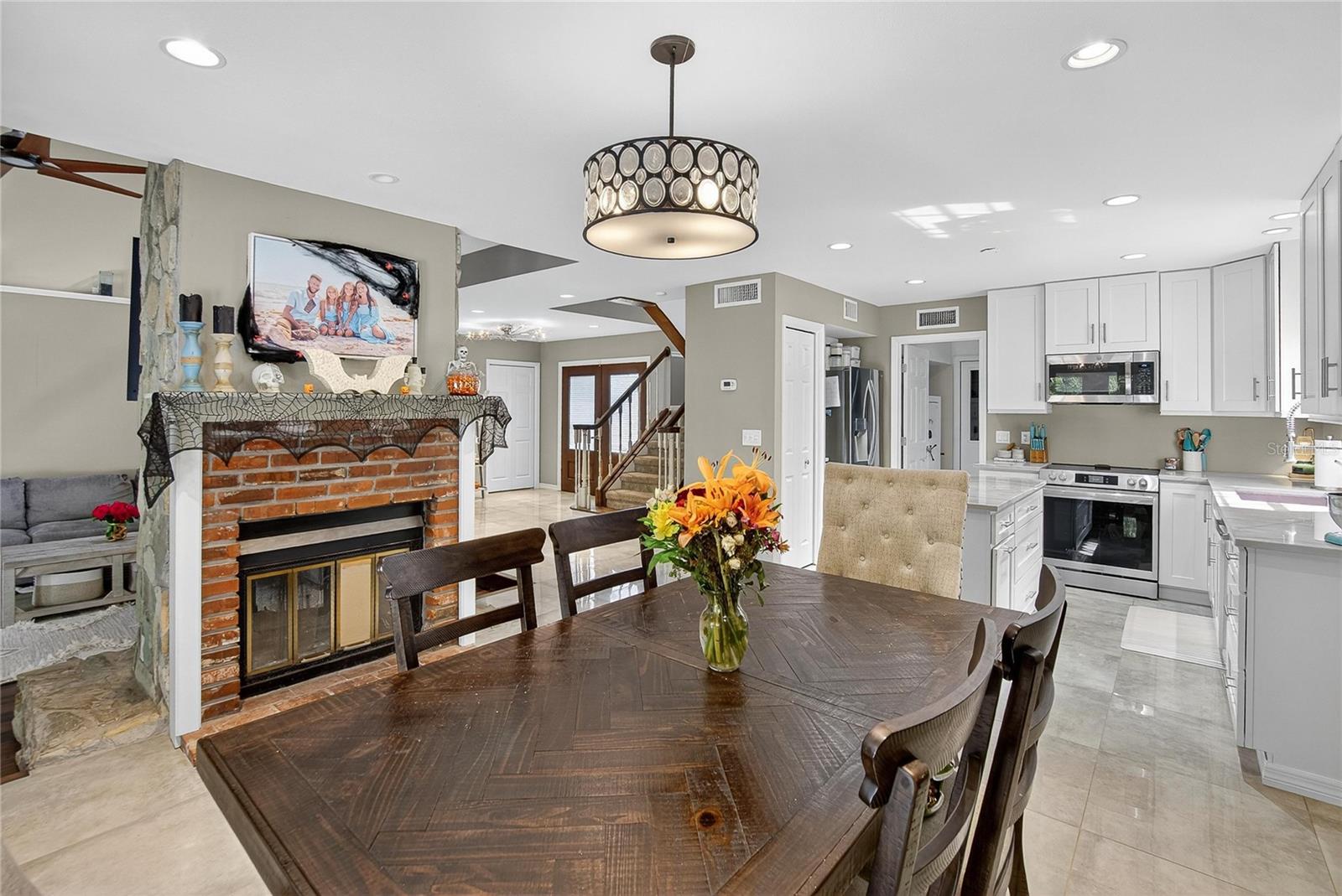 Listing photo id 9 for 3309 Timberlee Road