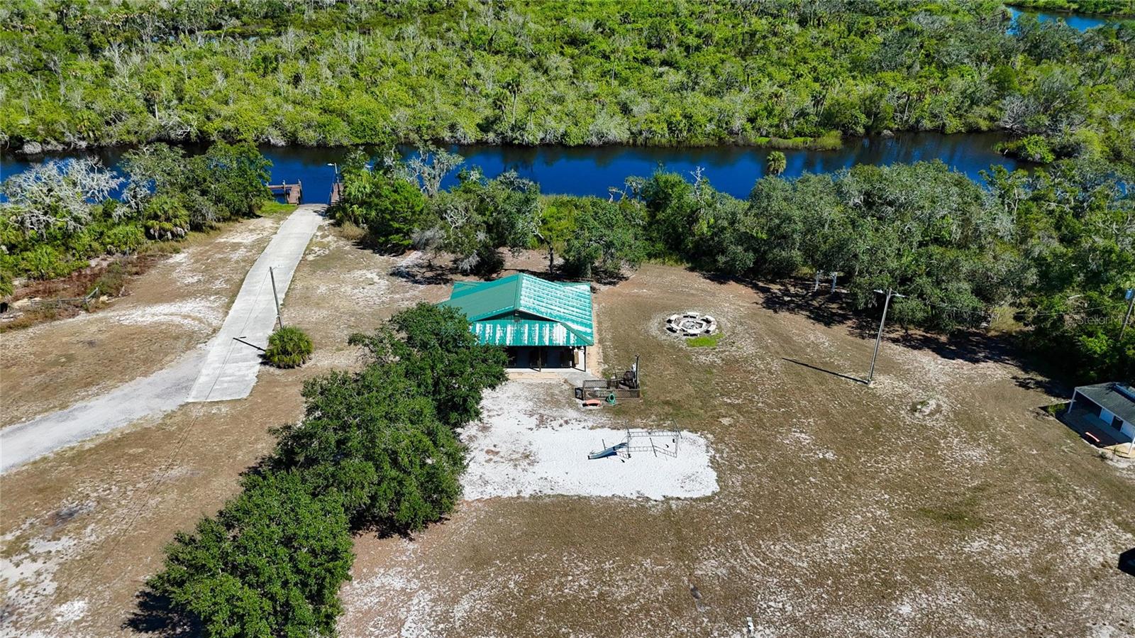 Listing photo id 43 for 3309 Timberlee Road