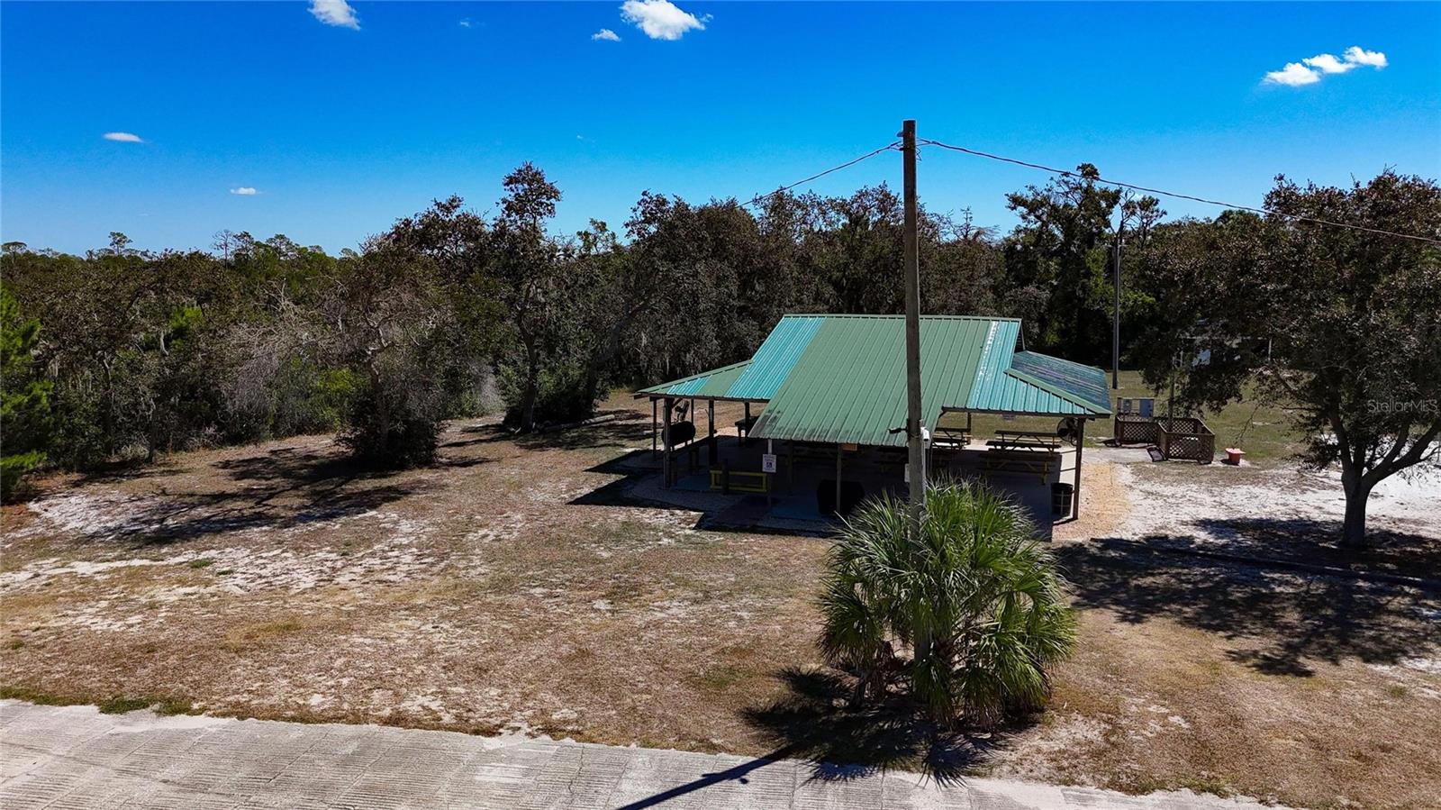 Listing photo id 44 for 3309 Timberlee Road