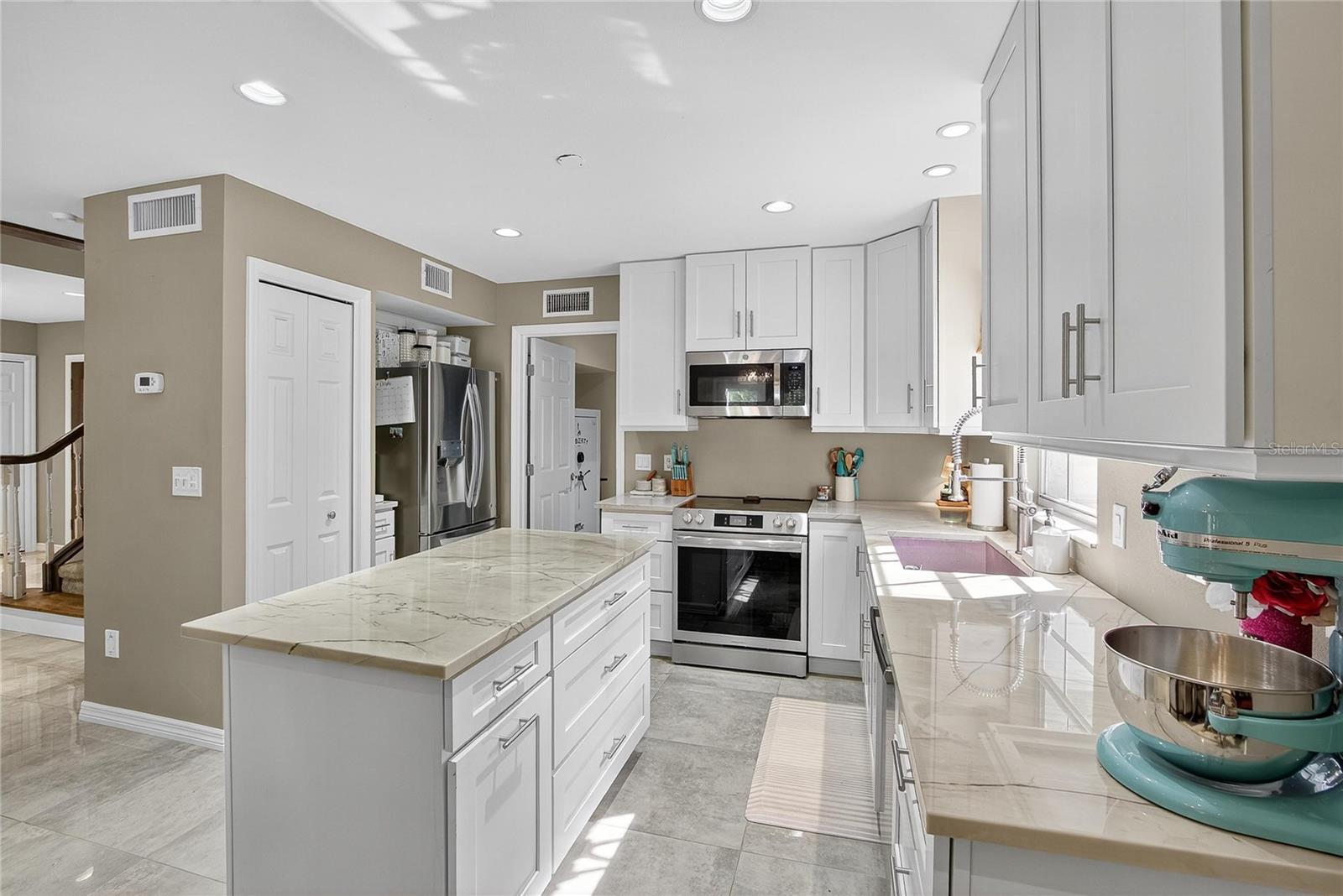 Listing photo id 6 for 3309 Timberlee Road