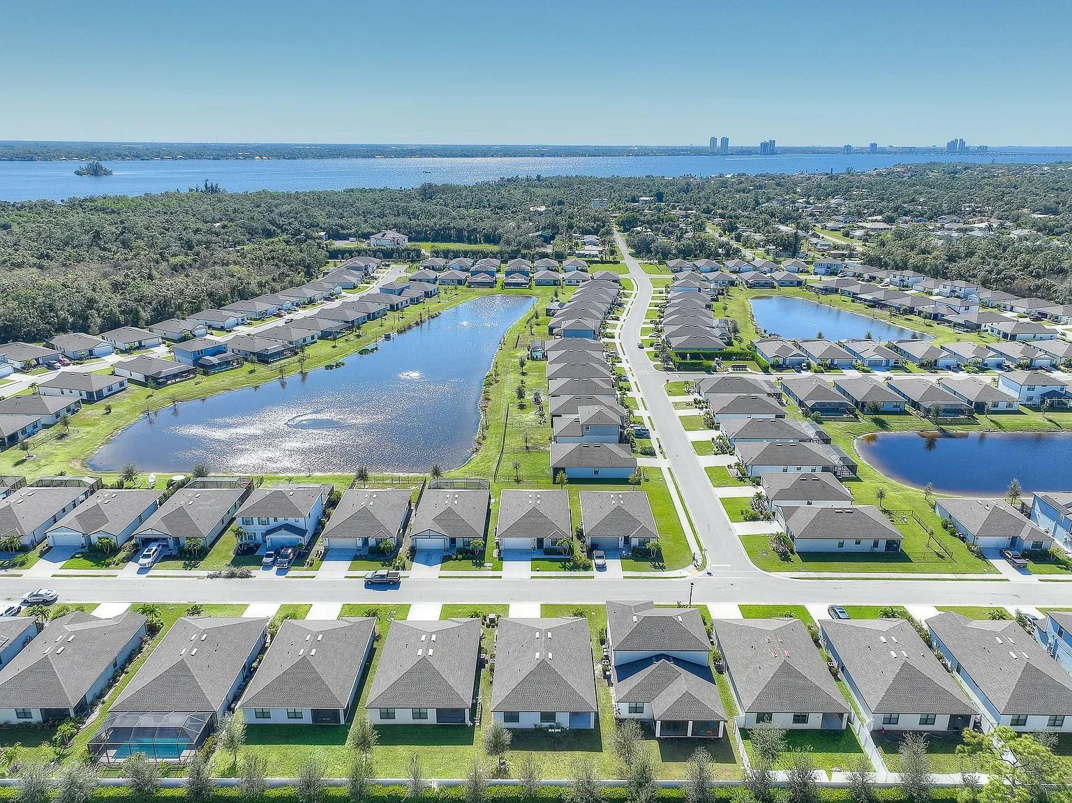 Image 28 of 30 For 10820 Marlberry Way