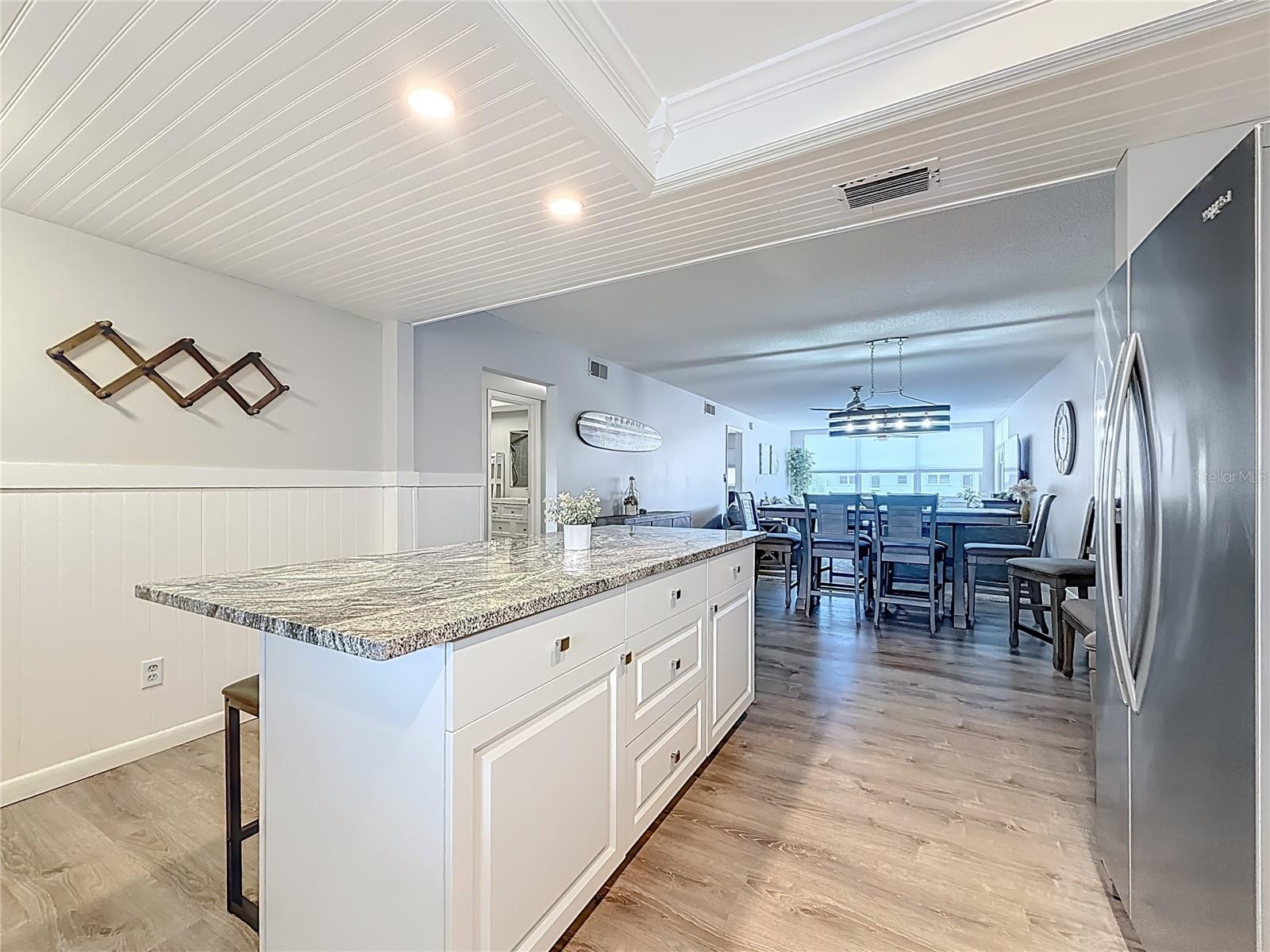 Image 13 of 46 For 5575 Gulf Boulevard 225