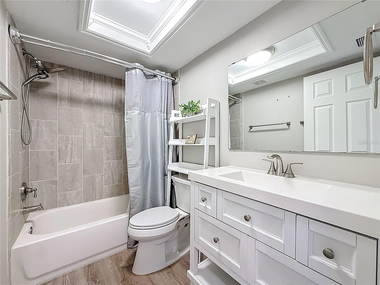 Image 17 of 46 For 5575 Gulf Boulevard 225