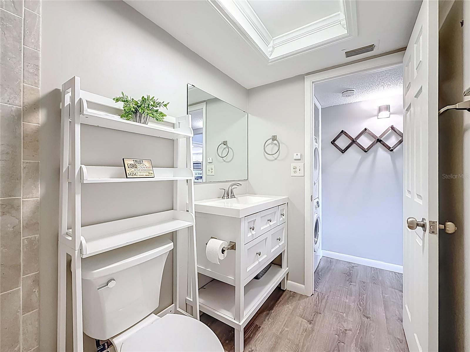 Image 18 of 46 For 5575 Gulf Boulevard 225