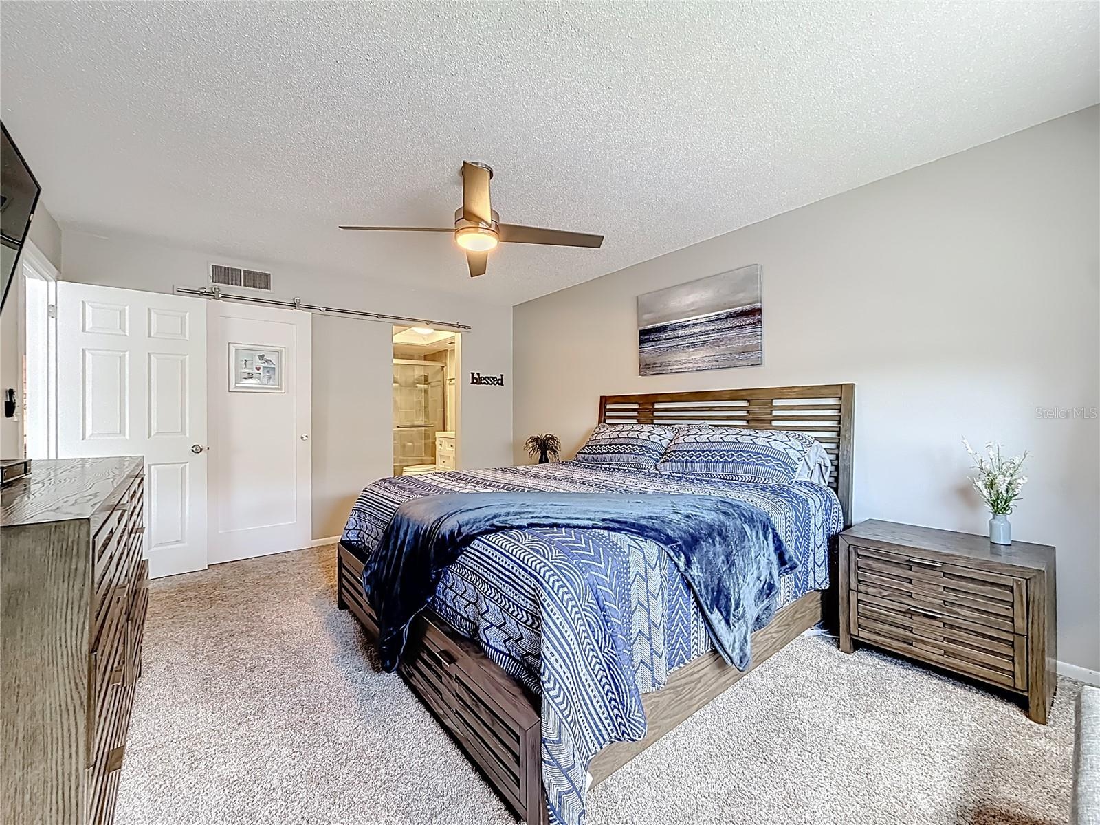 Image 33 of 46 For 5575 Gulf Boulevard 225