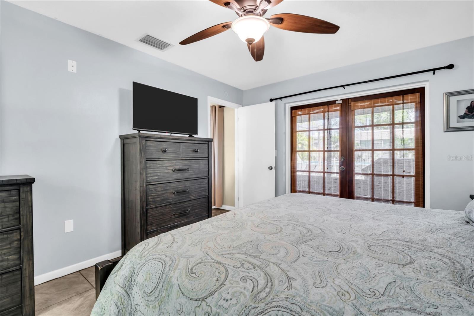 Image 18 of 56 For 1505 Michigan Avenue