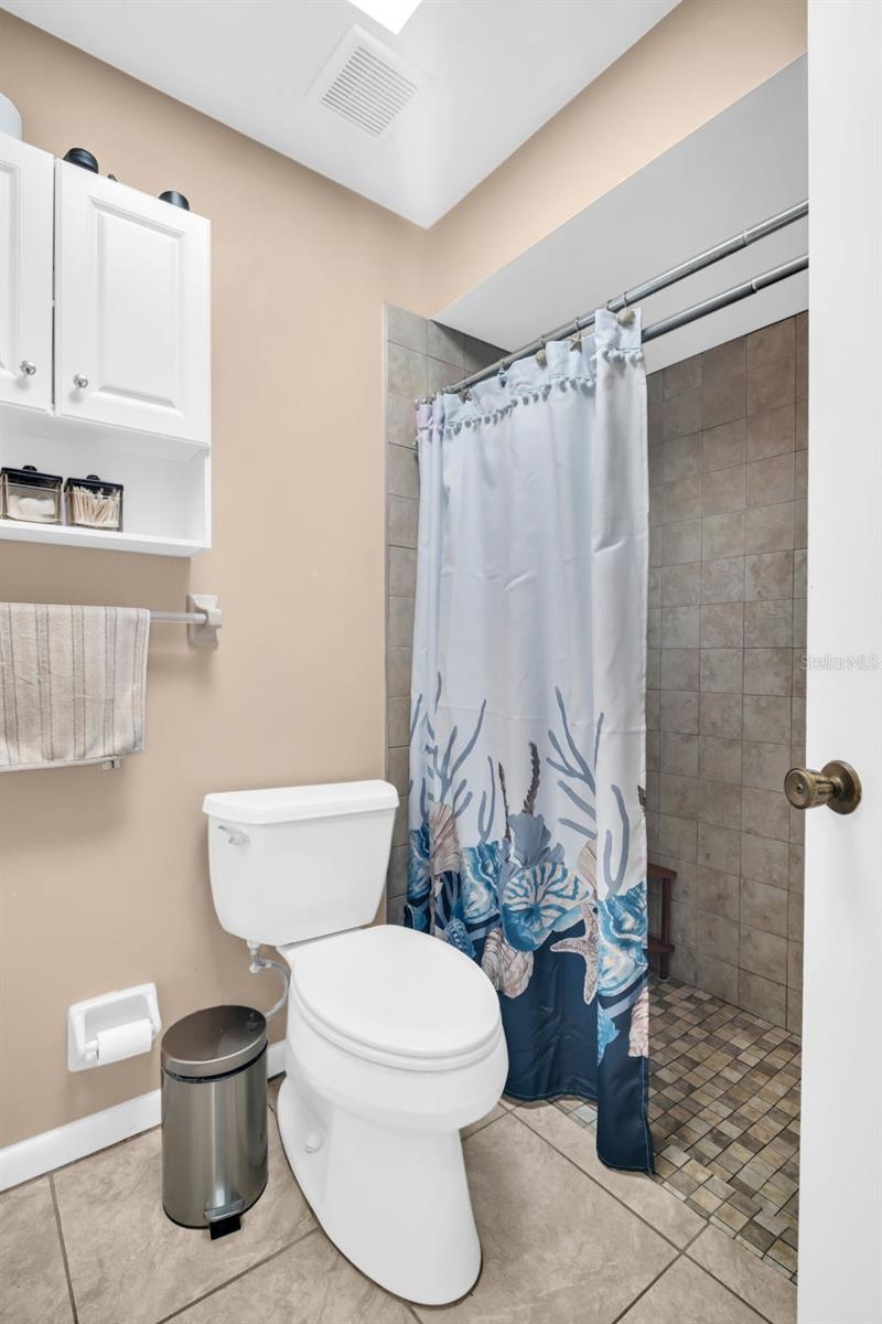 Image 22 of 56 For 1505 Michigan Avenue