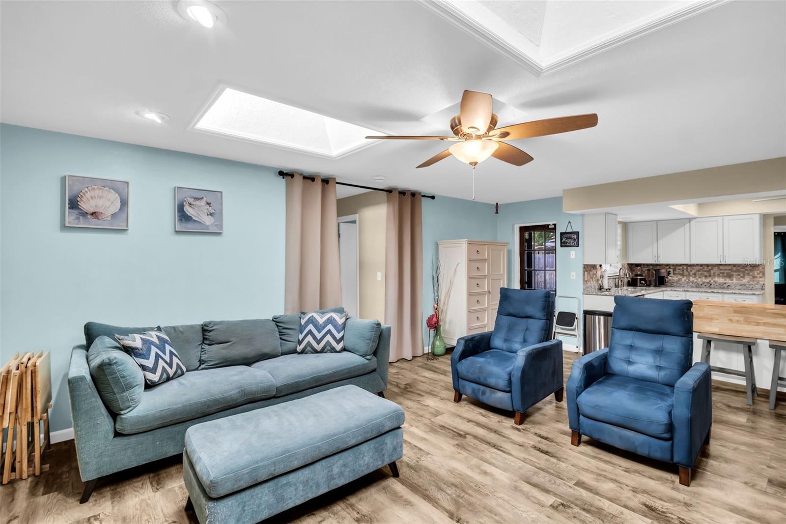 Image 9 of 56 For 1505 Michigan Avenue