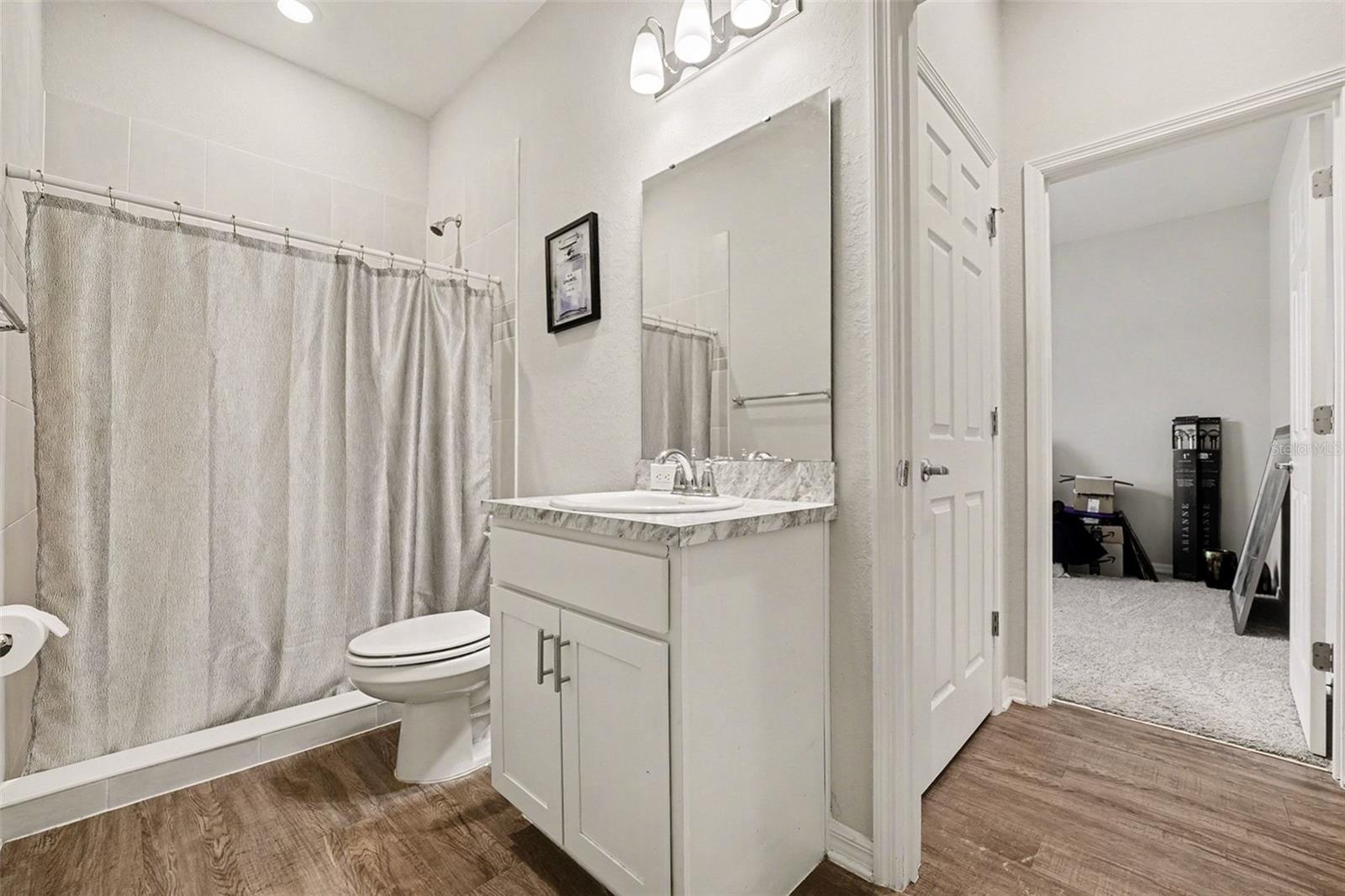 Image 17 of 25 For 1126 Second Drive