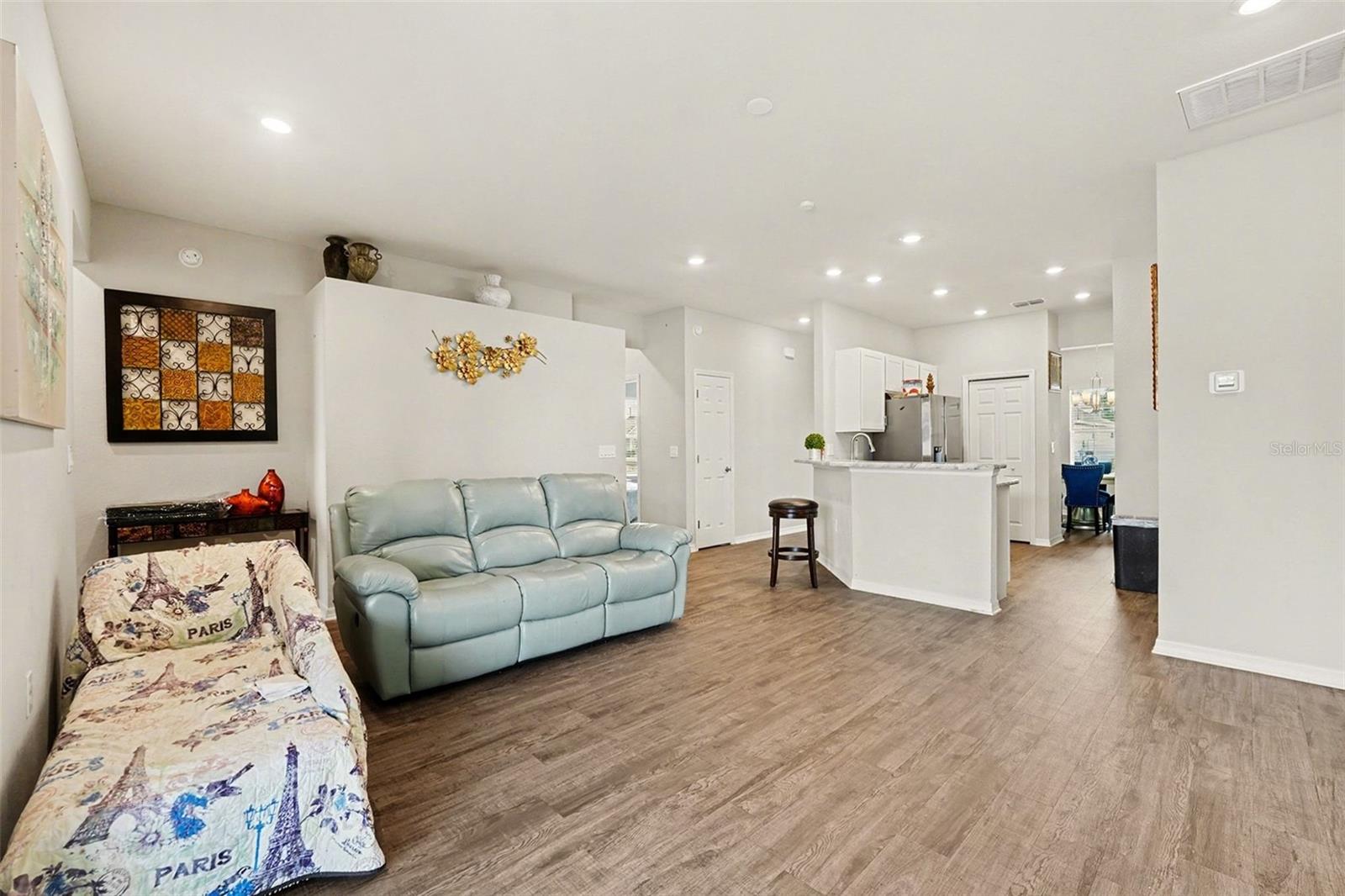 Image 8 of 25 For 1126 Second Drive