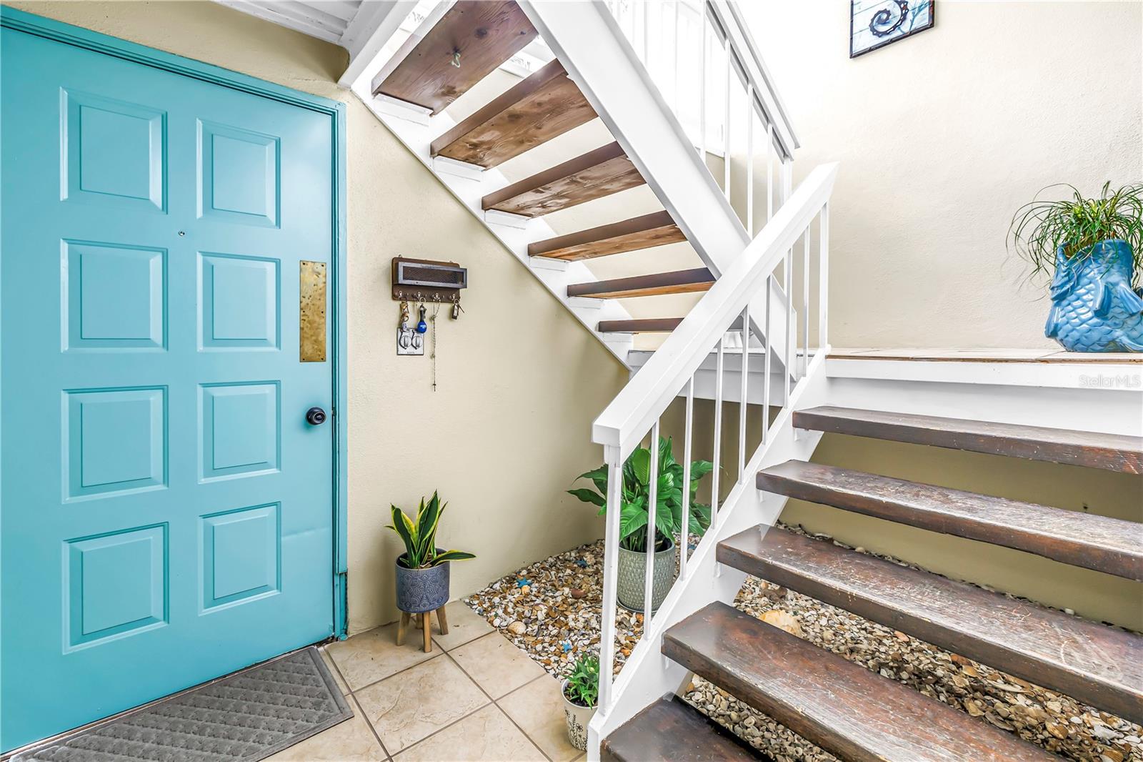 Image 32 of 46 For 228 Sun Vista Court N 70