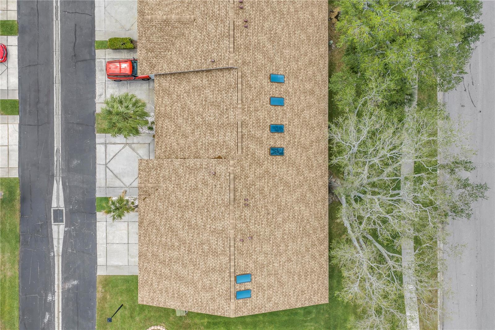 Image 34 of 46 For 228 Sun Vista Court N 70