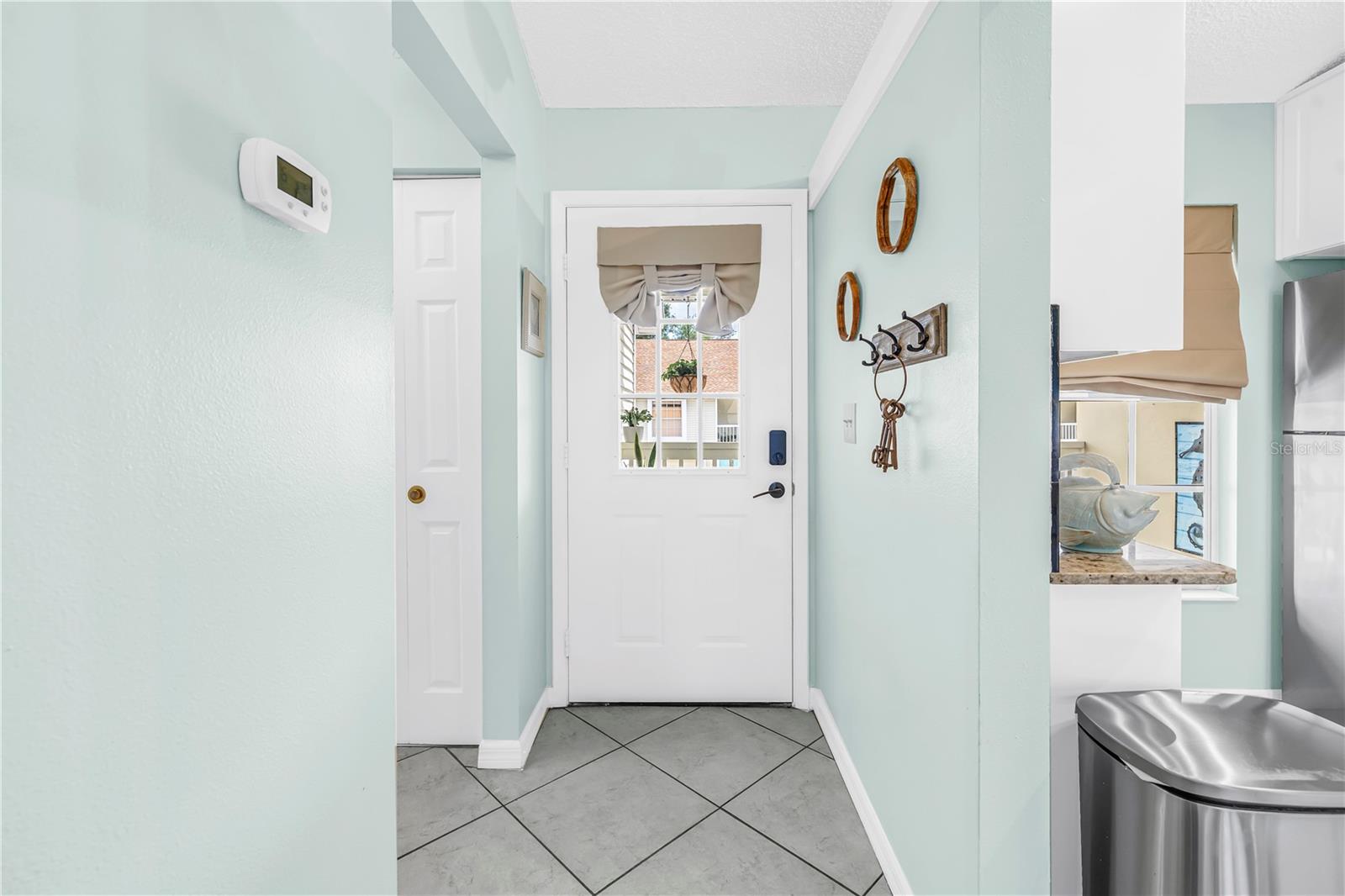 Image 8 of 46 For 228 Sun Vista Court N 70