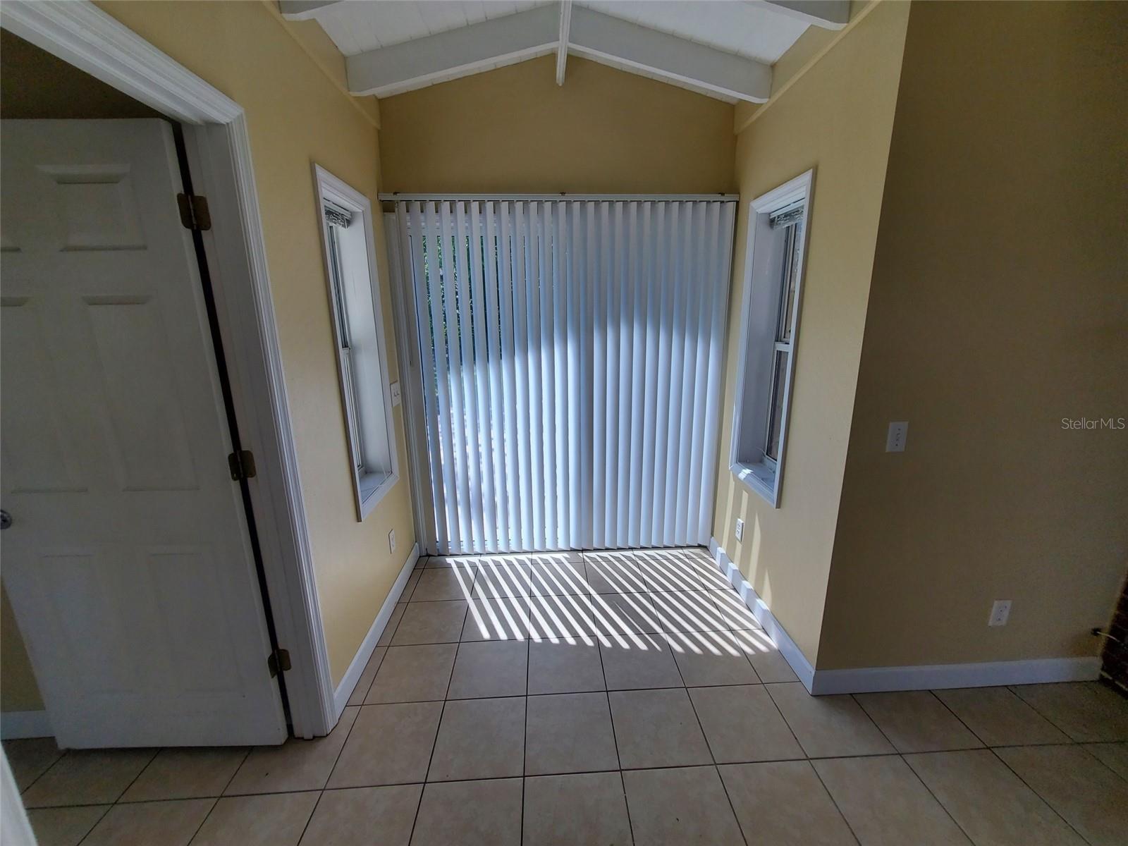 Image 10 of 17 For 37646 Hendley Avenue