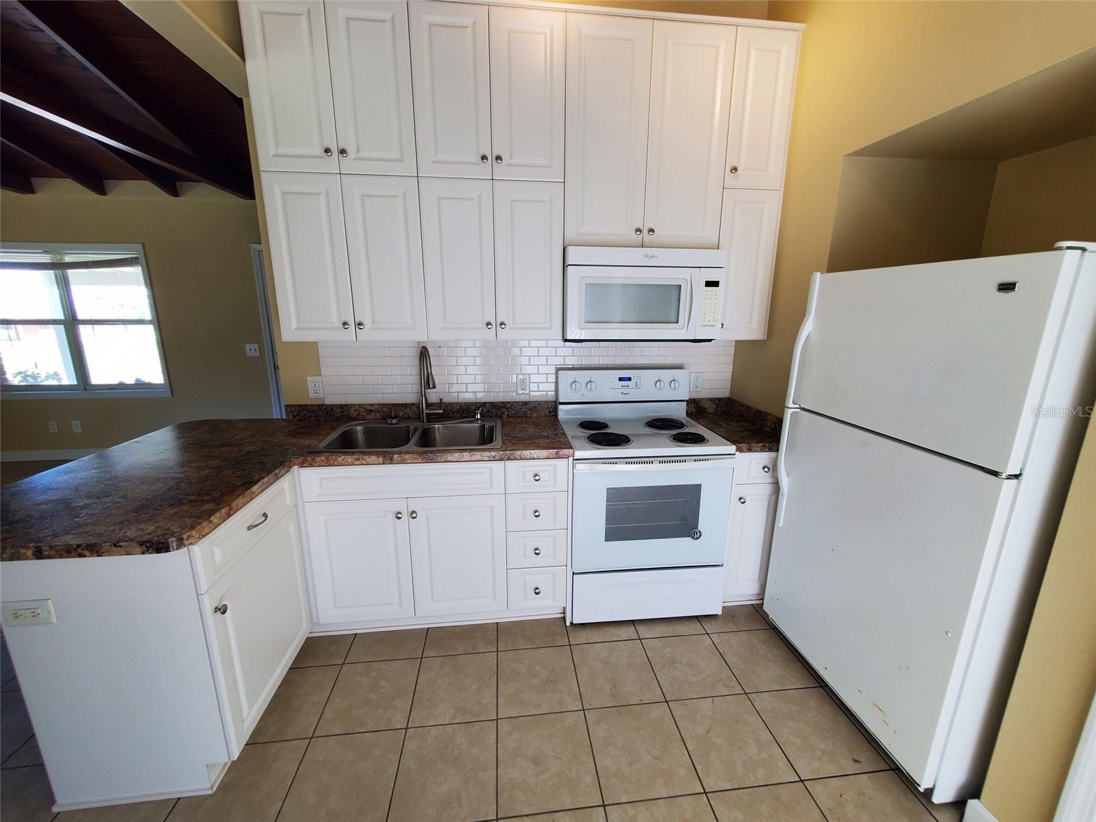 Image 12 of 17 For 37646 Hendley Avenue