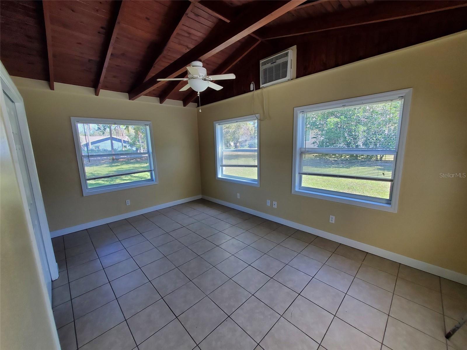 Image 13 of 17 For 37646 Hendley Avenue