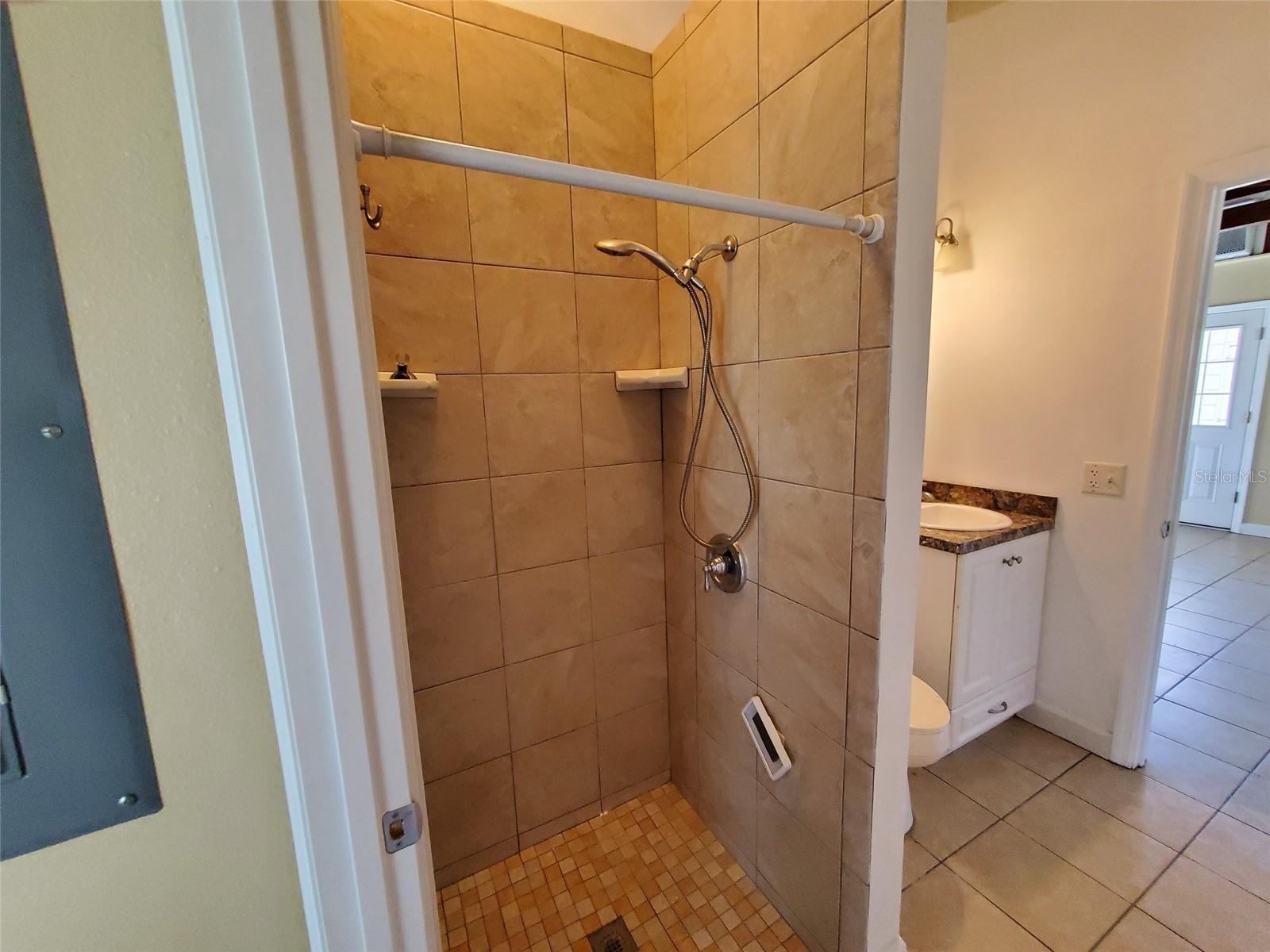 Image 15 of 17 For 37646 Hendley Avenue