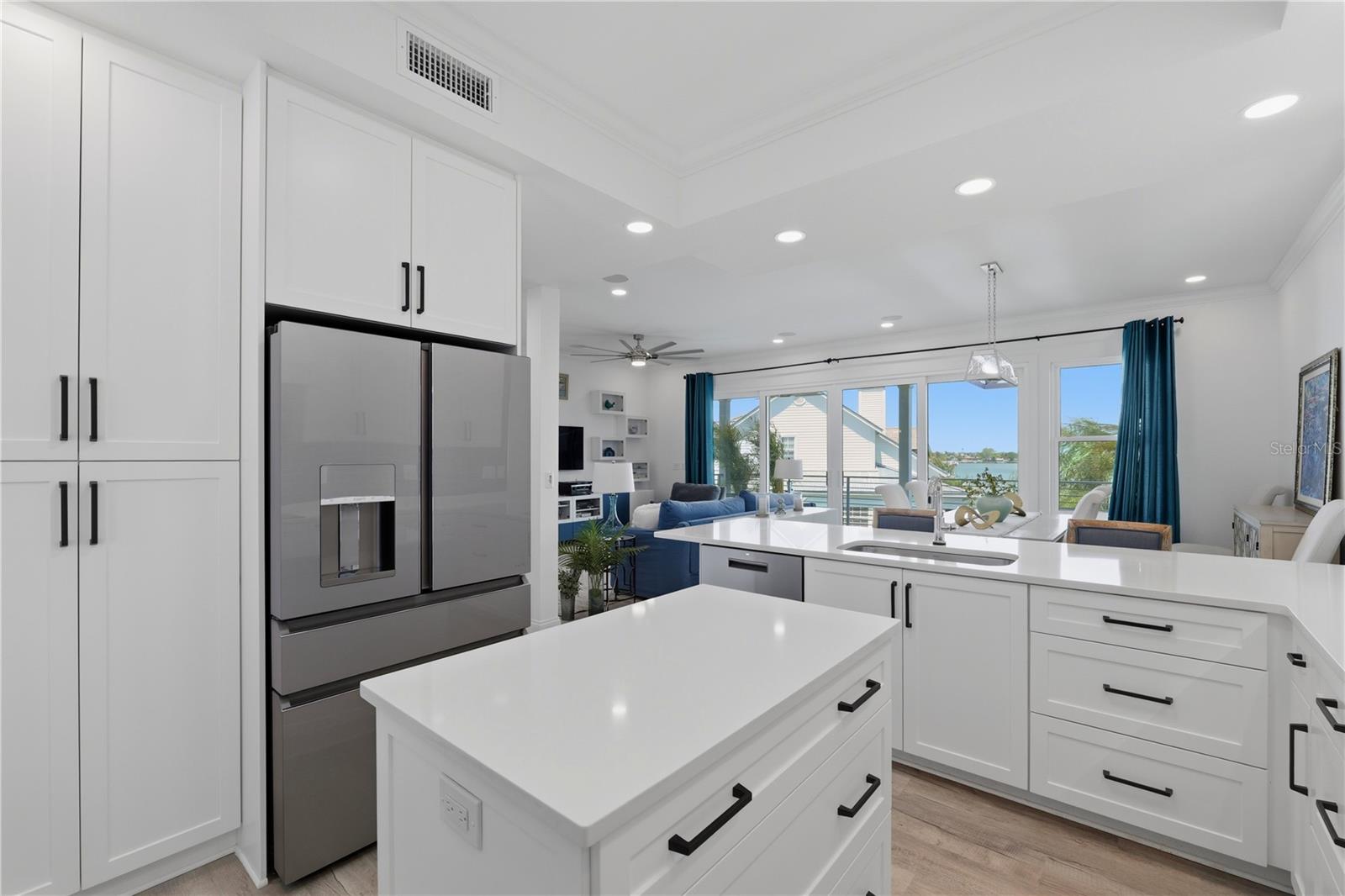 Image 17 of 95 For 2813 Kipps Colony Drive S