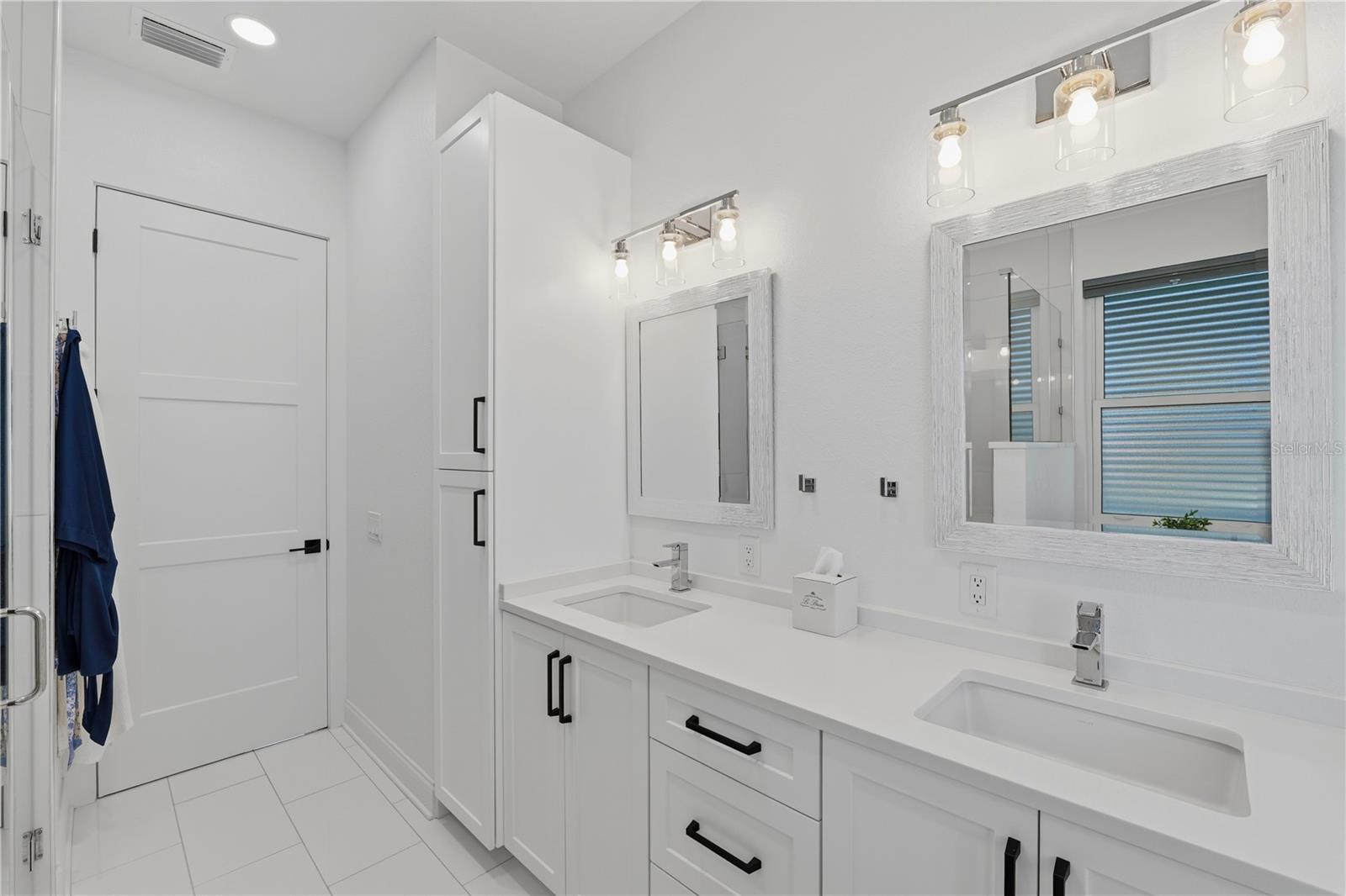 Image 33 of 95 For 2813 Kipps Colony Drive S