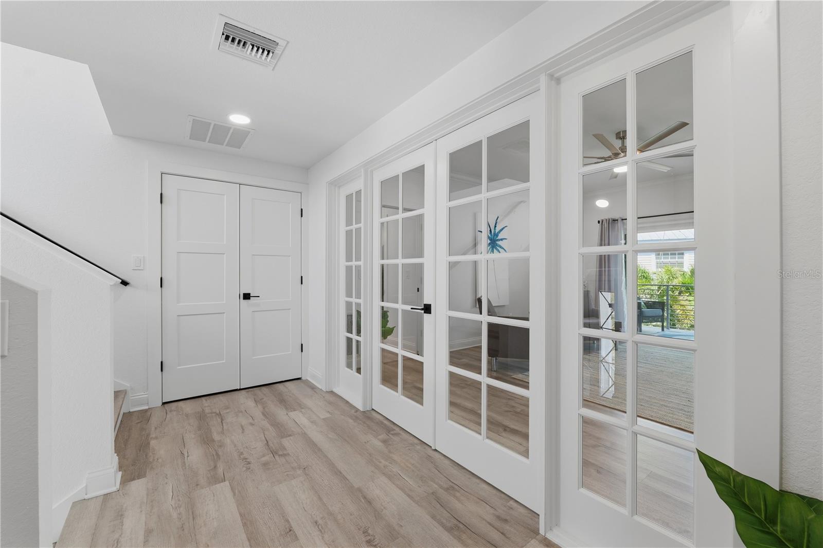 Image 42 of 95 For 2813 Kipps Colony Drive S