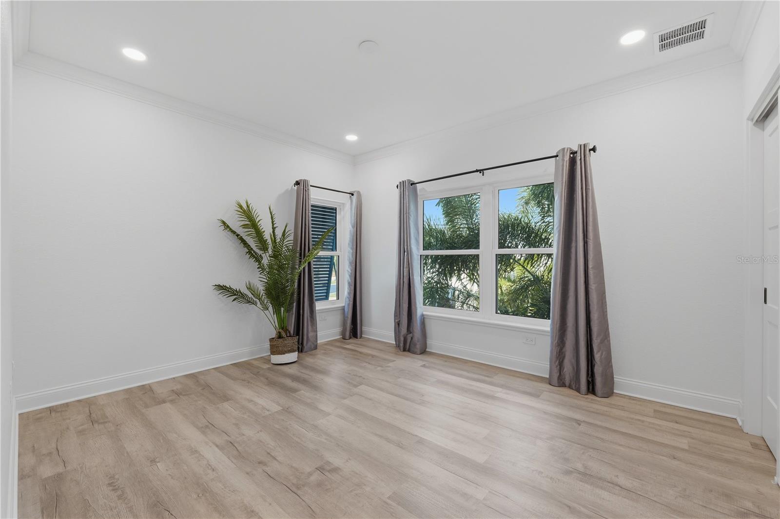 Image 46 of 95 For 2813 Kipps Colony Drive S