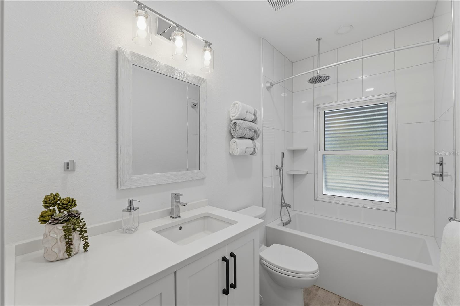 Image 49 of 95 For 2813 Kipps Colony Drive S