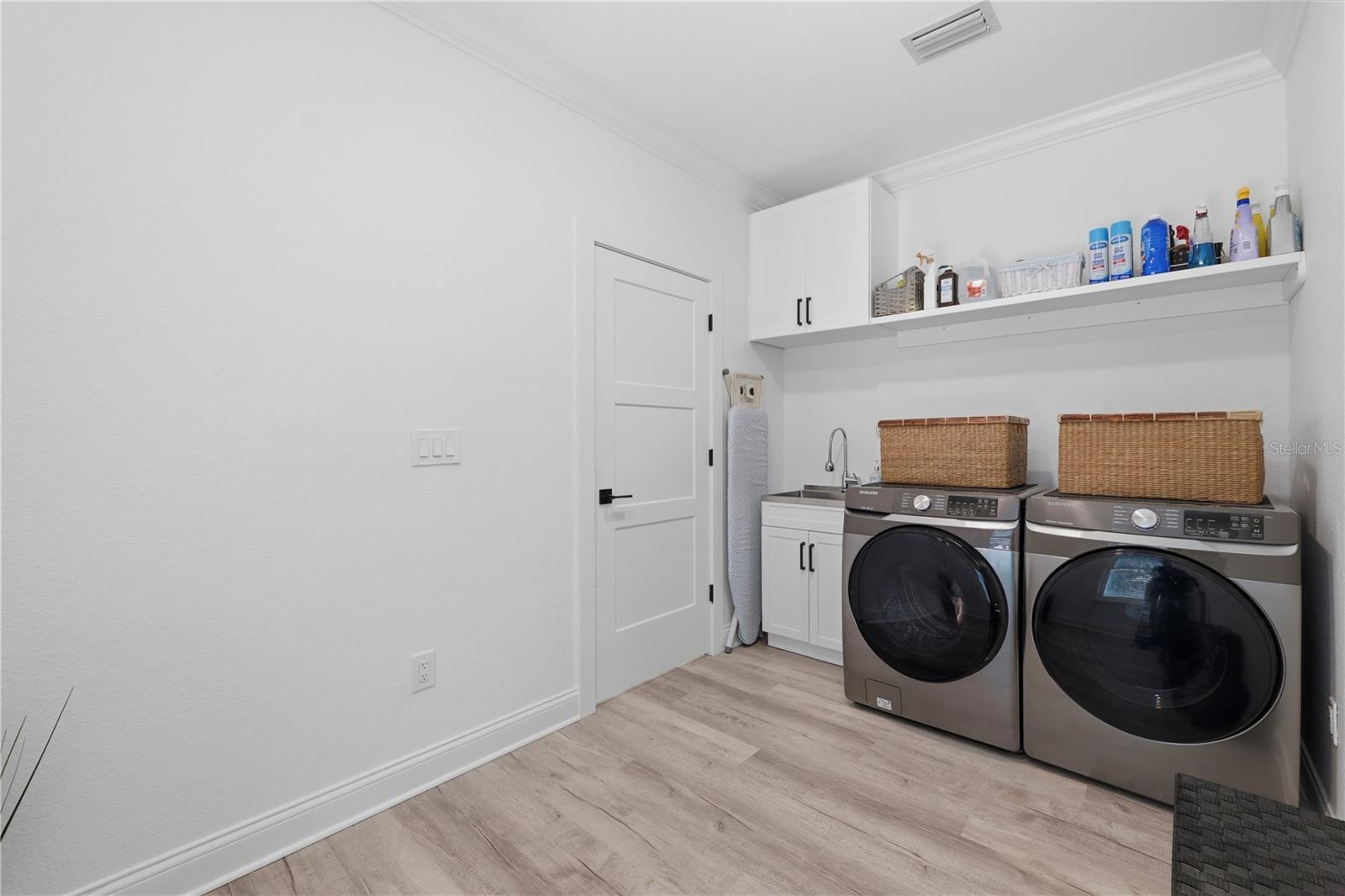 Image 54 of 95 For 2813 Kipps Colony Drive S