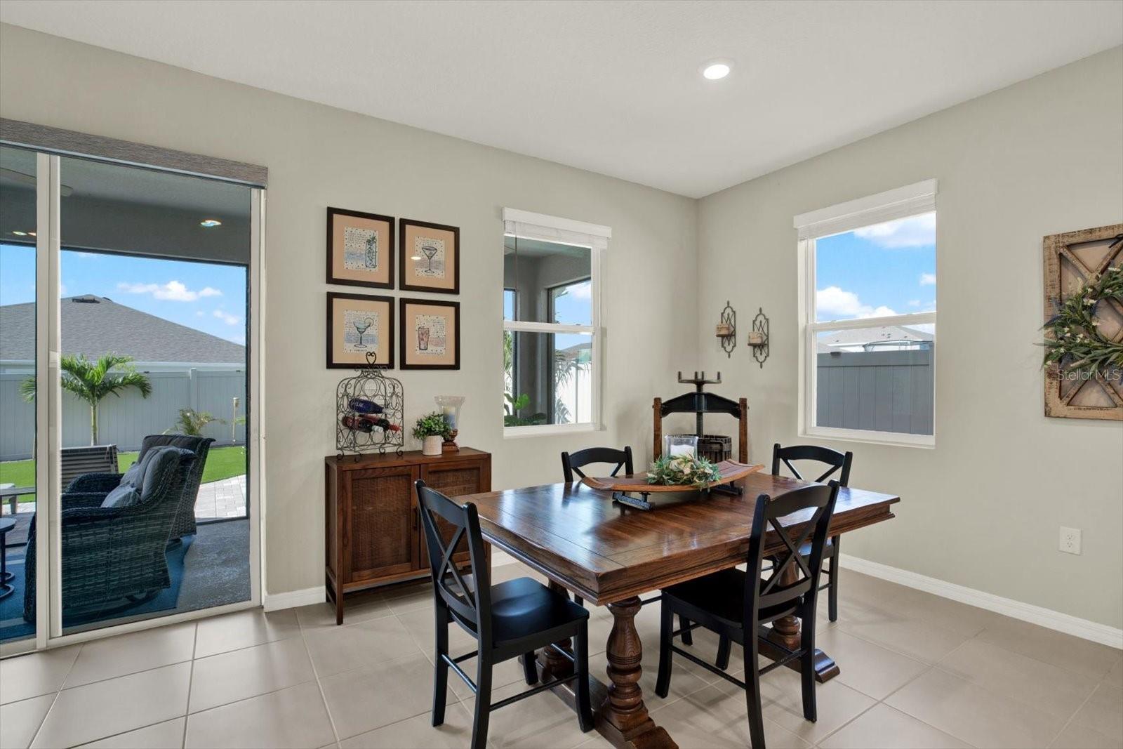 Image 10 of 61 For 10186 Shoreline View Way