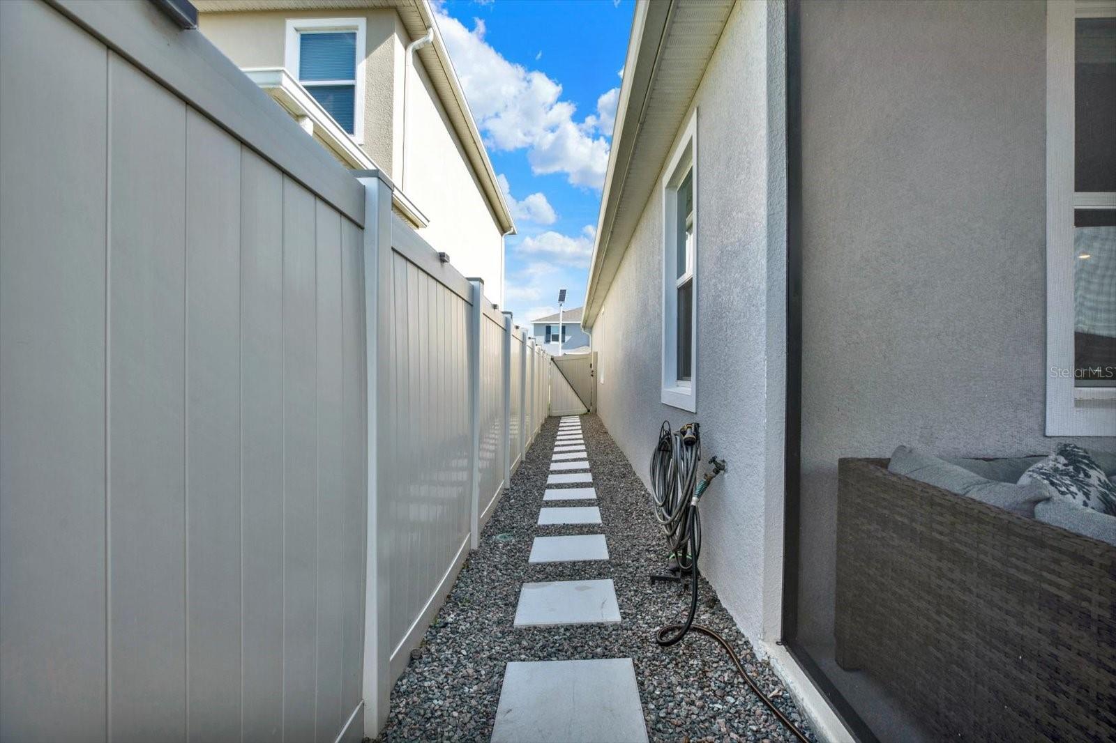 Image 42 of 61 For 10186 Shoreline View Way