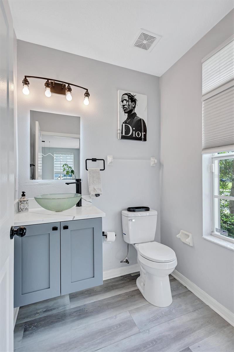 Image 21 of 67 For 10039 Bradwell Place