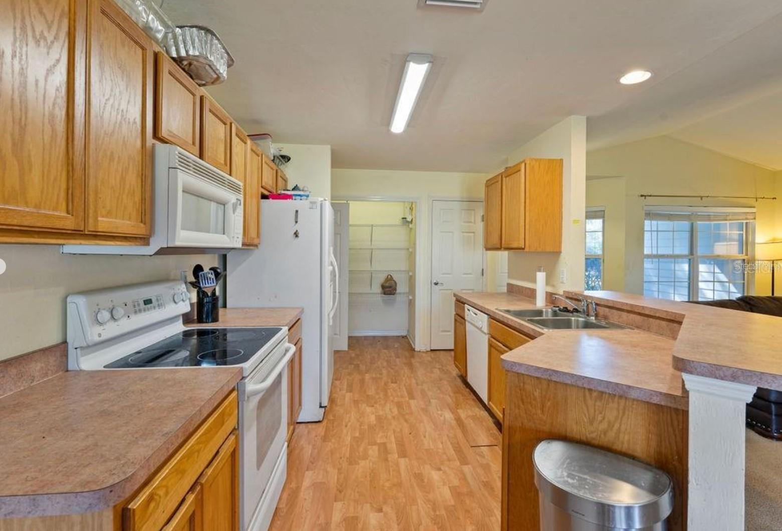 Image 10 of 37 For 9590 98th Avenue