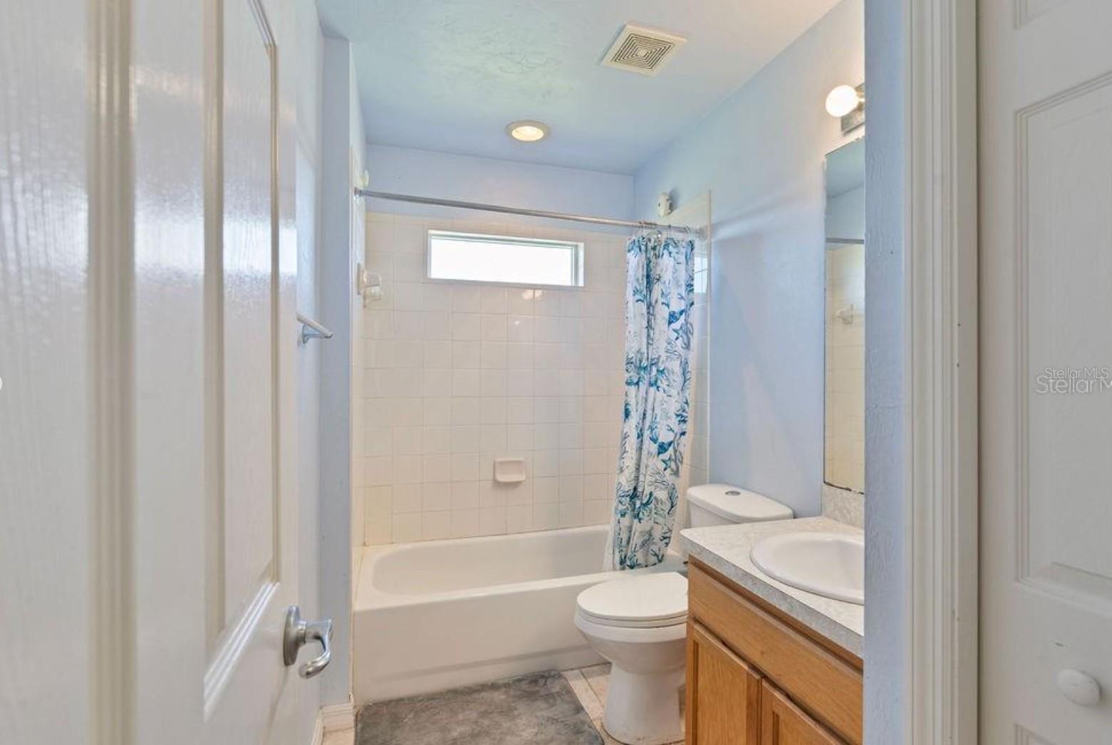 Image 18 of 37 For 9590 98th Avenue