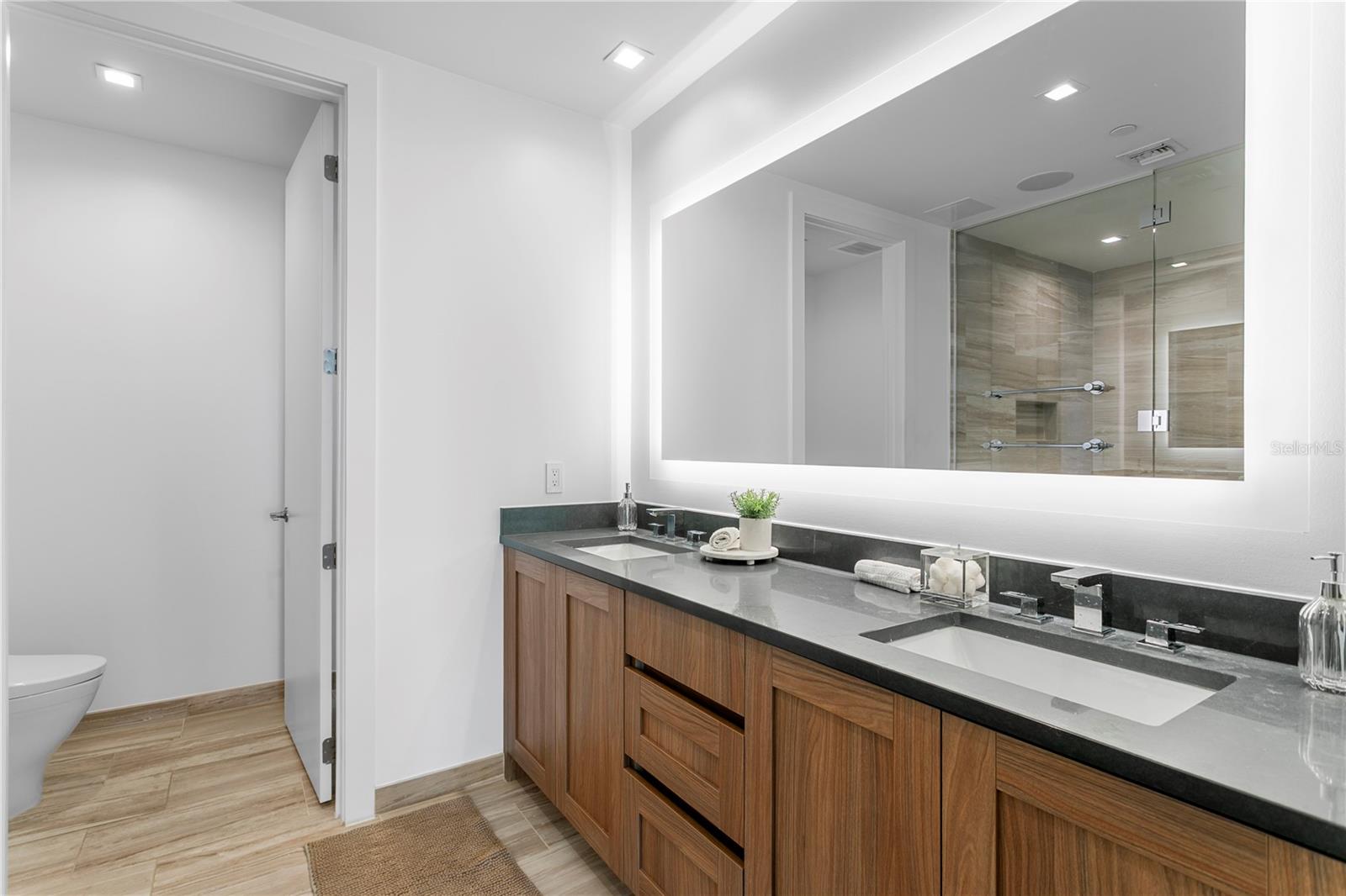 Image 25 of 65 For 5120 Marina Way 11005