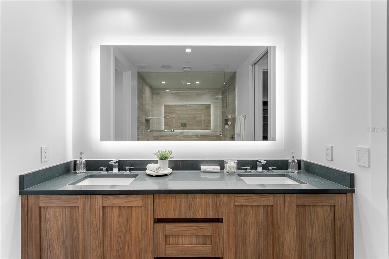 Image 26 of 65 For 5120 Marina Way 11005