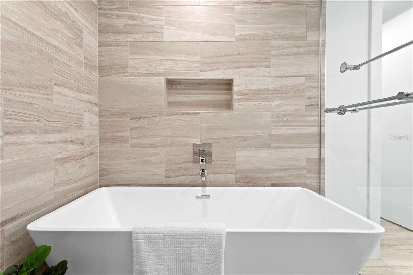 Image 28 of 65 For 5120 Marina Way 11005