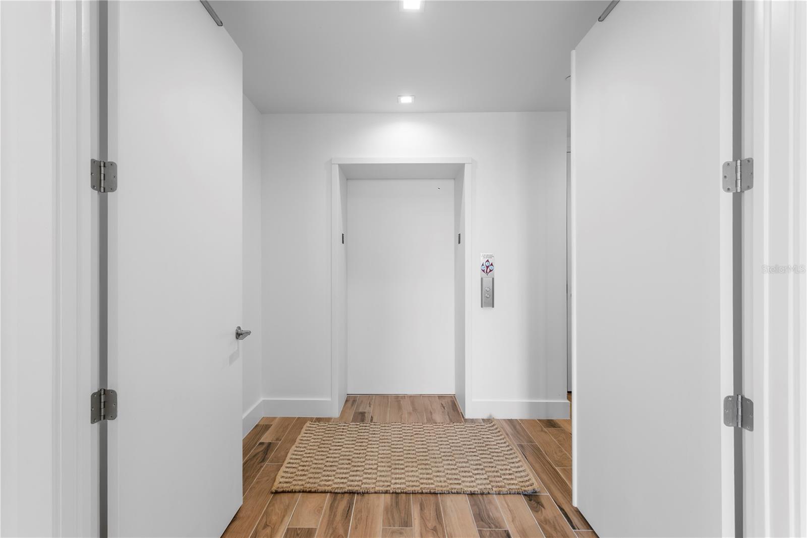 Image 3 of 65 For 5120 Marina Way 11005