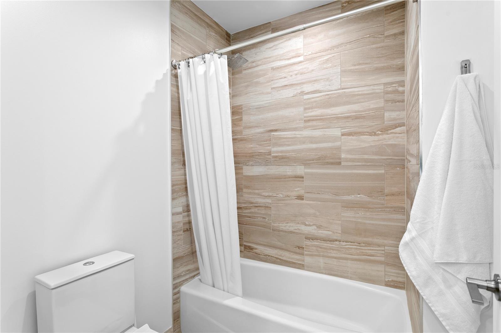 Image 33 of 65 For 5120 Marina Way 11005