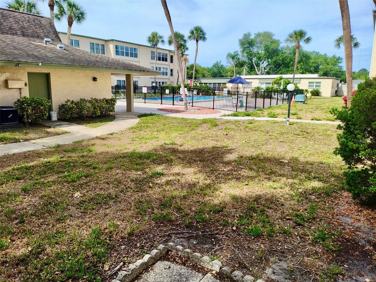 Image 10 of 10 For 11700 Park Blvd  104